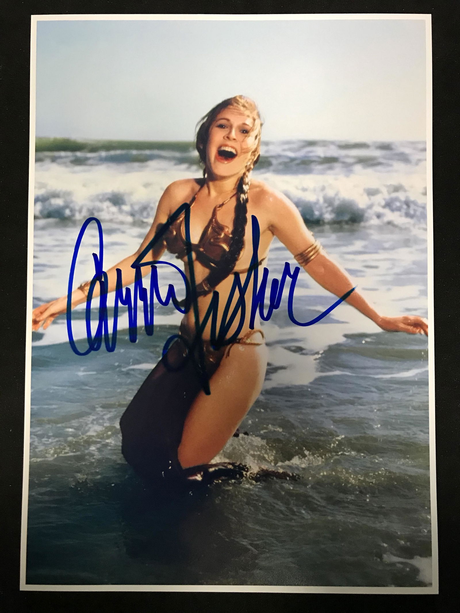 CARRIE FISHER SIGNED PHOTO (REAL AUTHENTIC COA) (1 of 3)