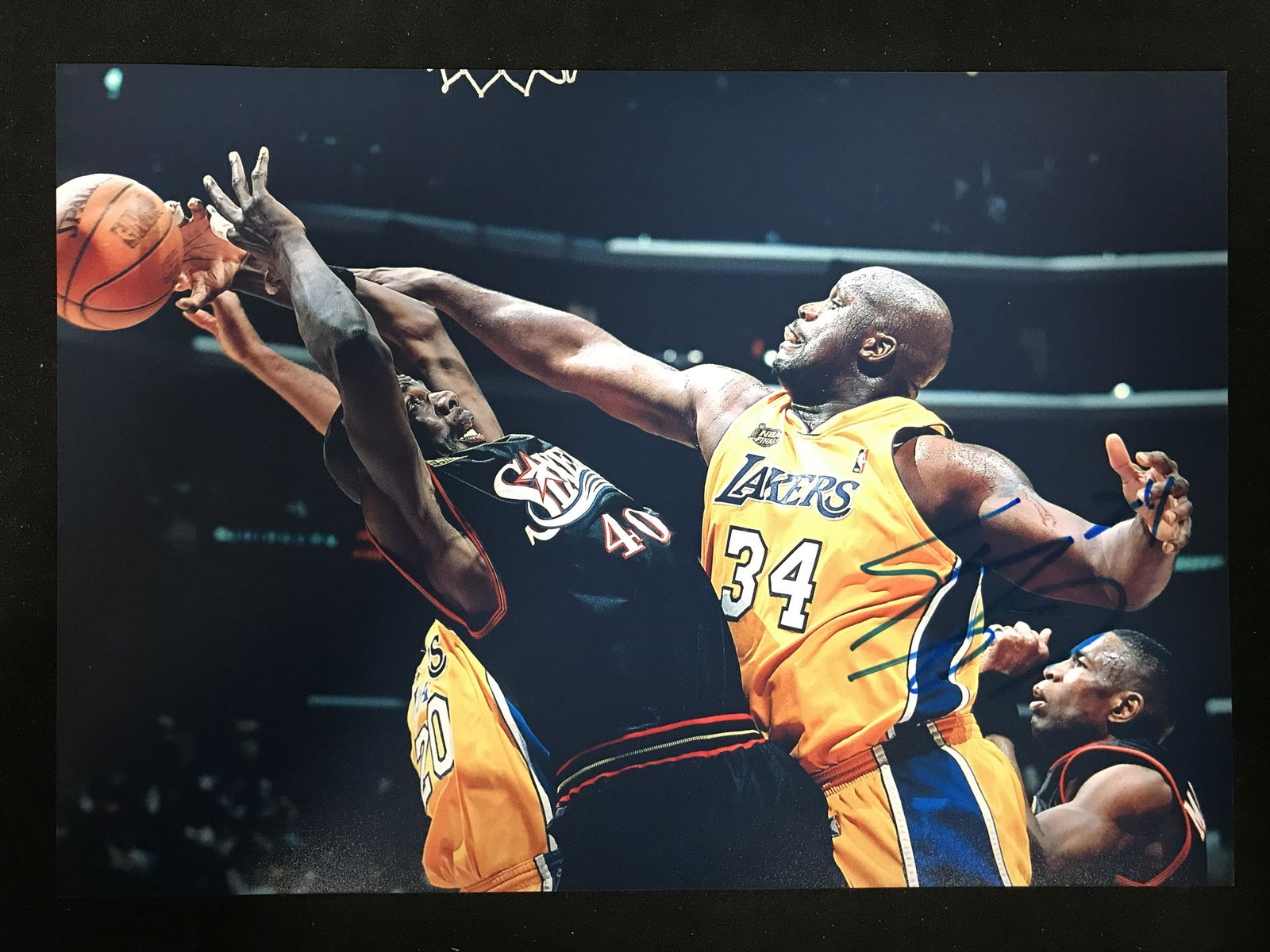 SHAQUILLE O'NEAL SIGNED PHOTO (REAL AUTHENTIC COA) (1 of 3)