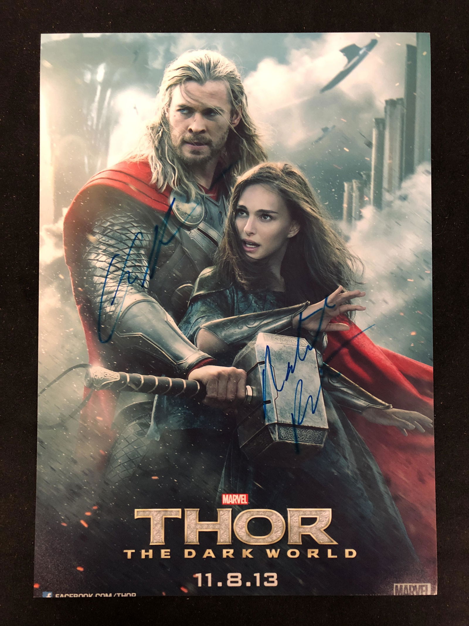 CHRIS HEMSWORTH & NATALIE PORTMAN SIGNED "THOR: THE DAR (1 of 3)