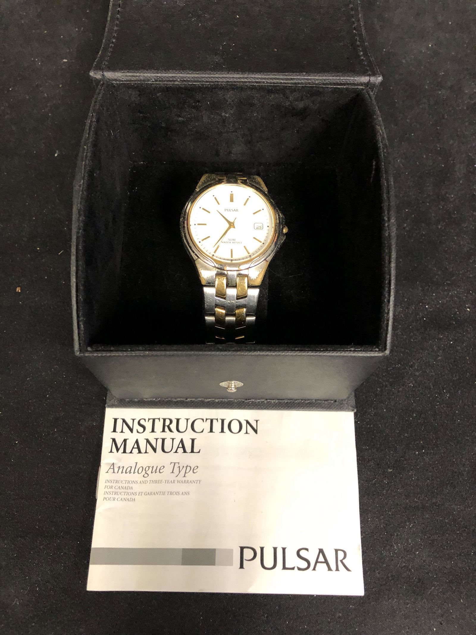 MENS PULSAR 50 M WATER RESIST WRIST WATCH w/ CASE & MAN: MENS PULSAR 50 M WATER RESIST WRIST WATCH w/ CASE & MANUAL