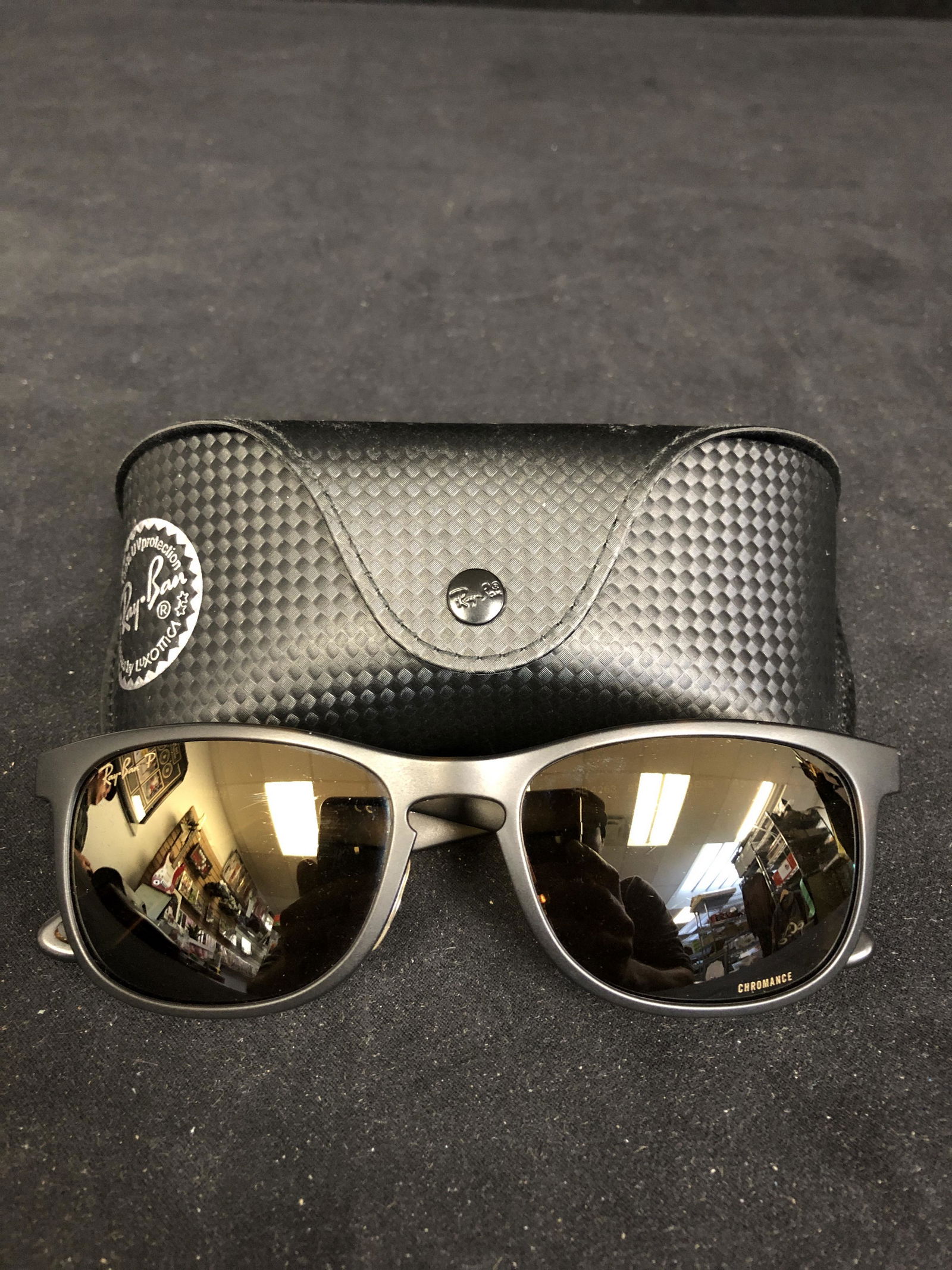 RAYBAN SUNGLASSES w/ CASE (1 of 3)