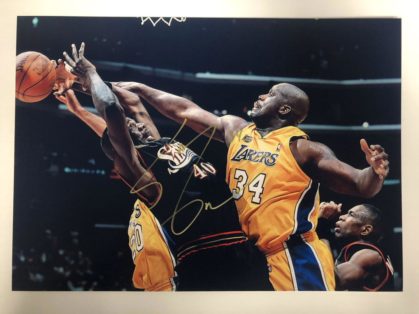 SHAQUILLE O'NEAL SIGNED 8X10 PHOTO (REAL AUTHENTIC COA) (1 of 3)