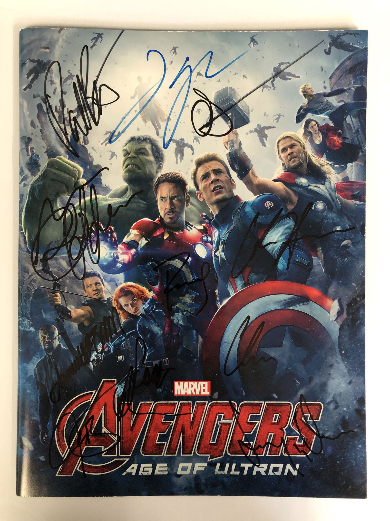 THE AVENGERS MULTI SIGNED PHOTO w/ Robert Downey Jr, Ch (1 of 3)