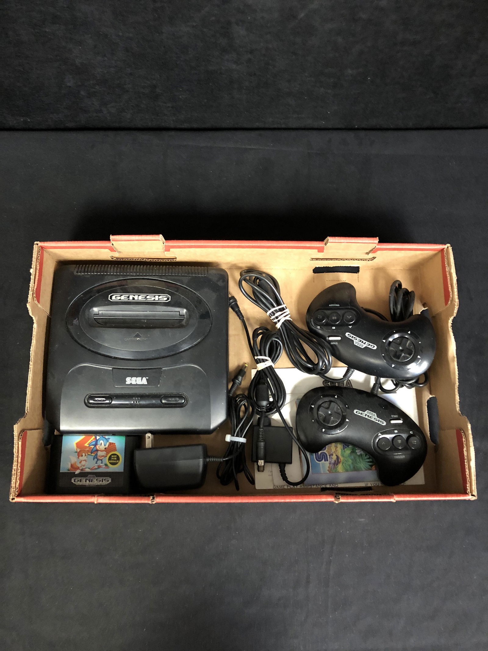 SEGA GENESIS VIDEO GAME SYSTEM W/ACCESSORIES (1 of 1)