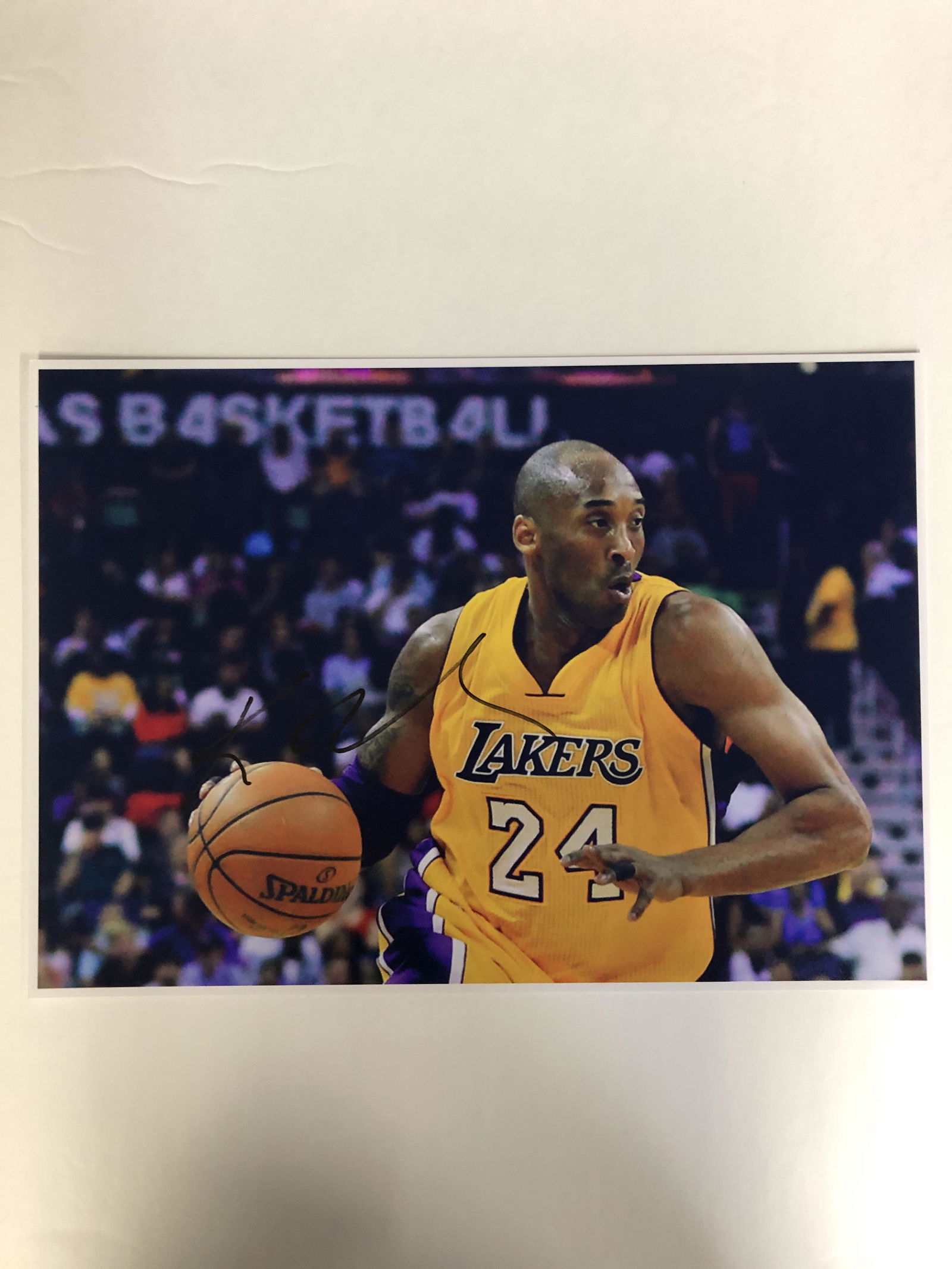 KOBE BRYANT SIGNED 8X10 PHOTO (REAL AUTHENTIC COA) (1 of 3)