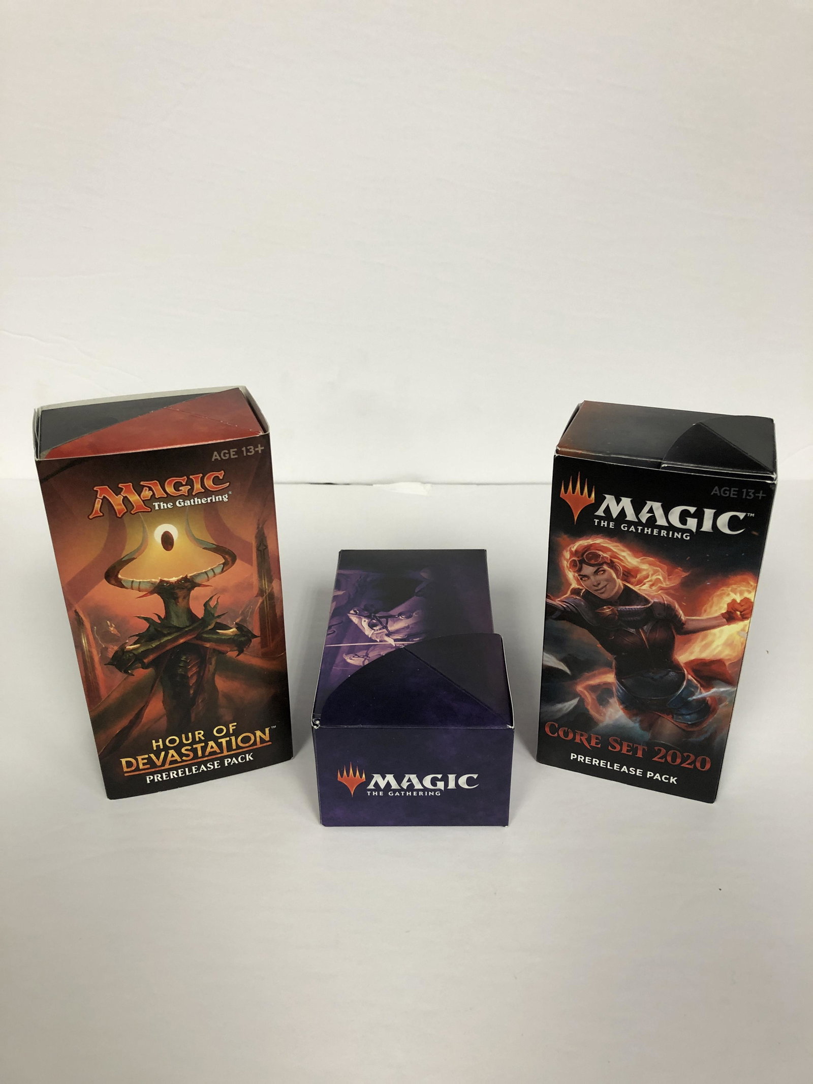 MAGIC THE GATHERING TRADING CARD LOT: MAGIC THE GATHERING TRADING CARD LOT
