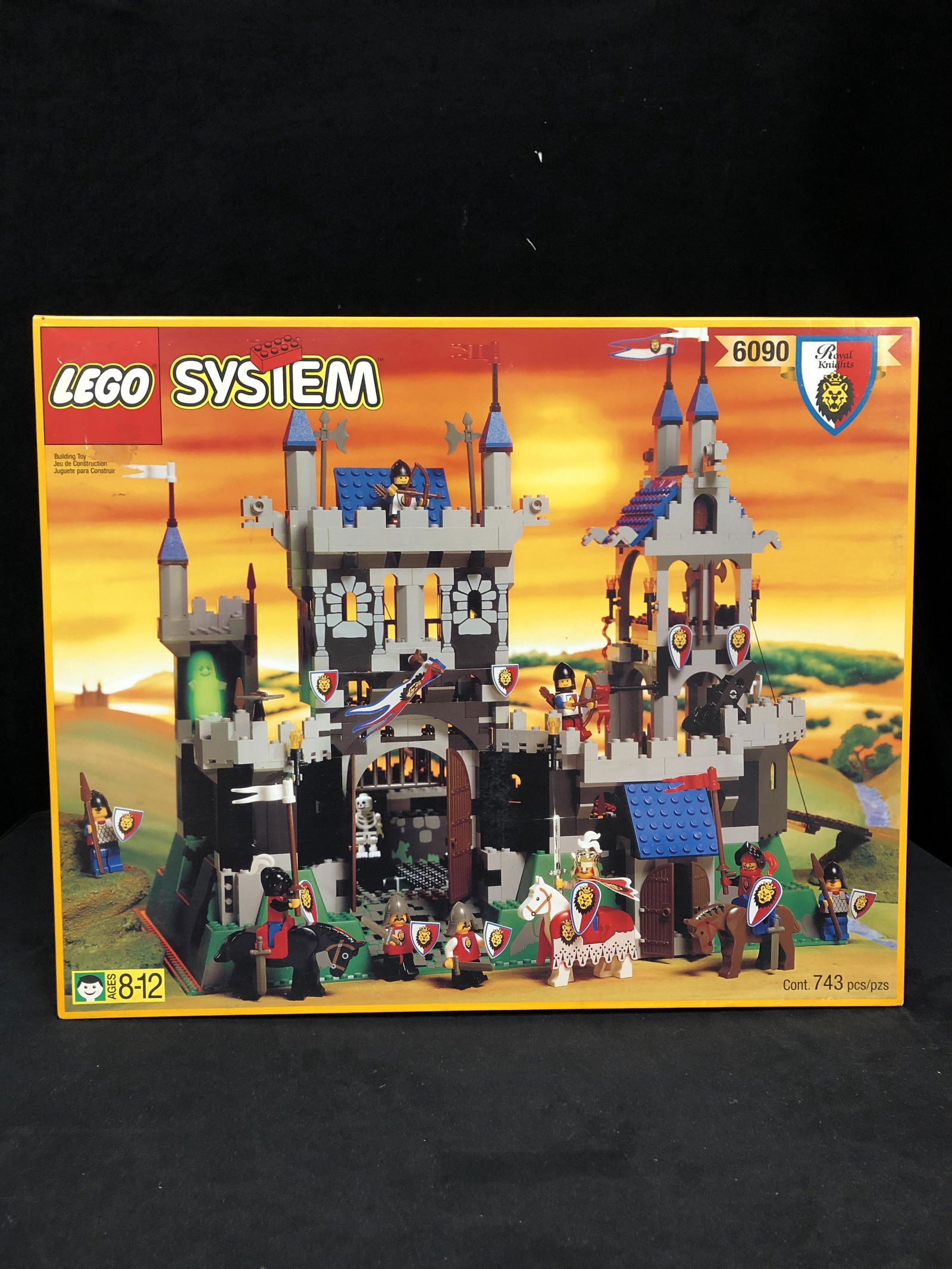 LEGO: SYSTEM "ROYAL KNIGHTS" BUILDING TOY 6090 (1 of 2)
