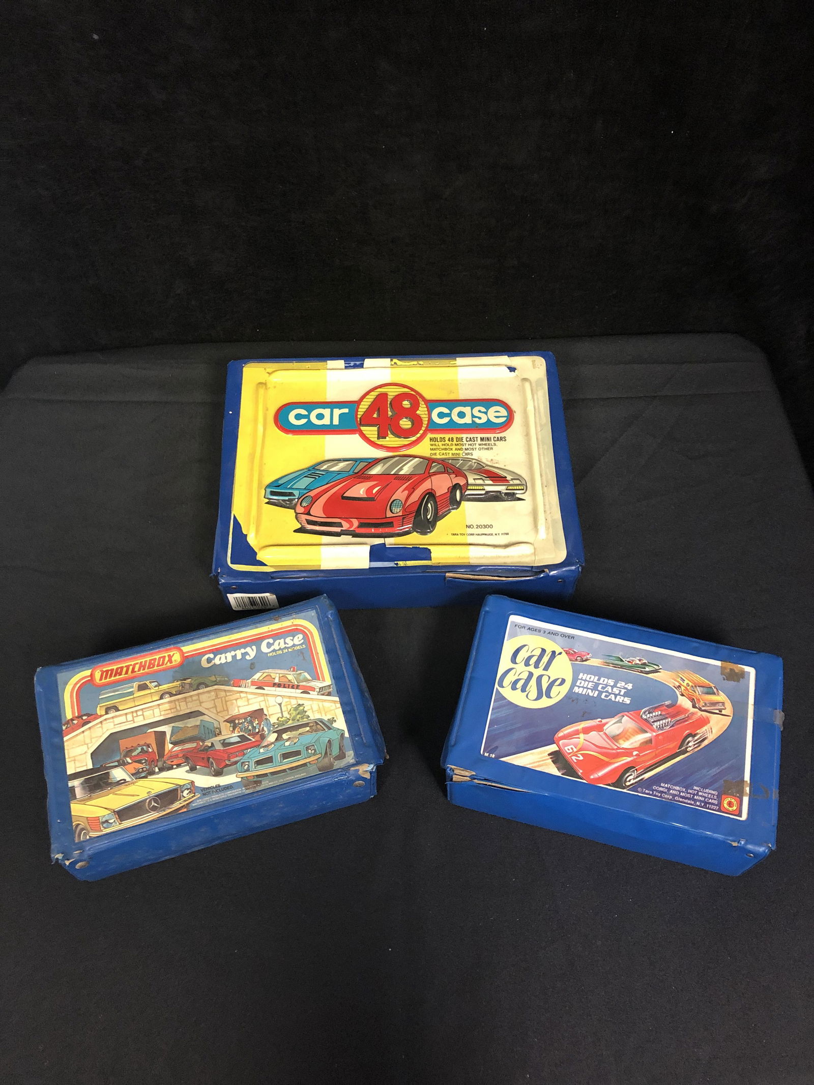 ASSORTED VINTAGE HOT WHEELS W/CASES: ASSORTED VINTAGE HOT WHEELS W/CASES