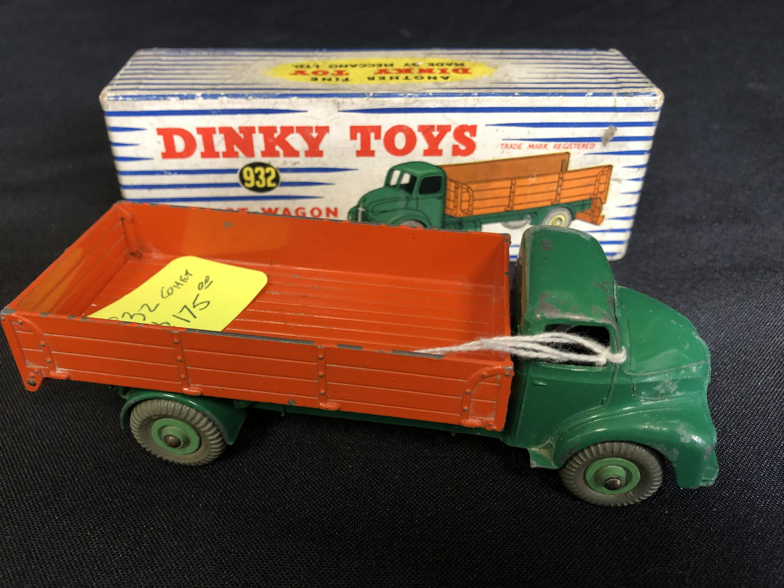 DINKY TOYS (932) COMET WAGON DIE-CAST (1 of 3)