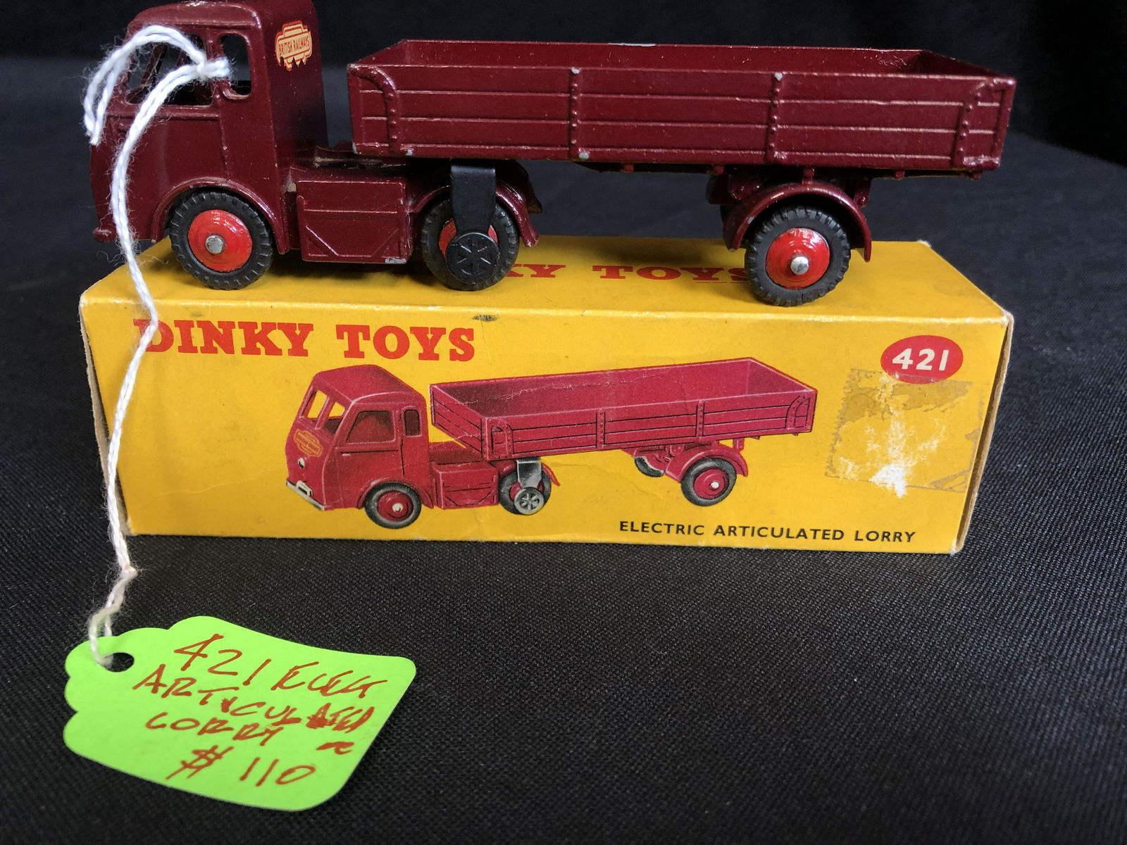 DINKY TOYS (421) ELECTRIC ARTICULATED LORRY DIE-CAST (1 of 2)