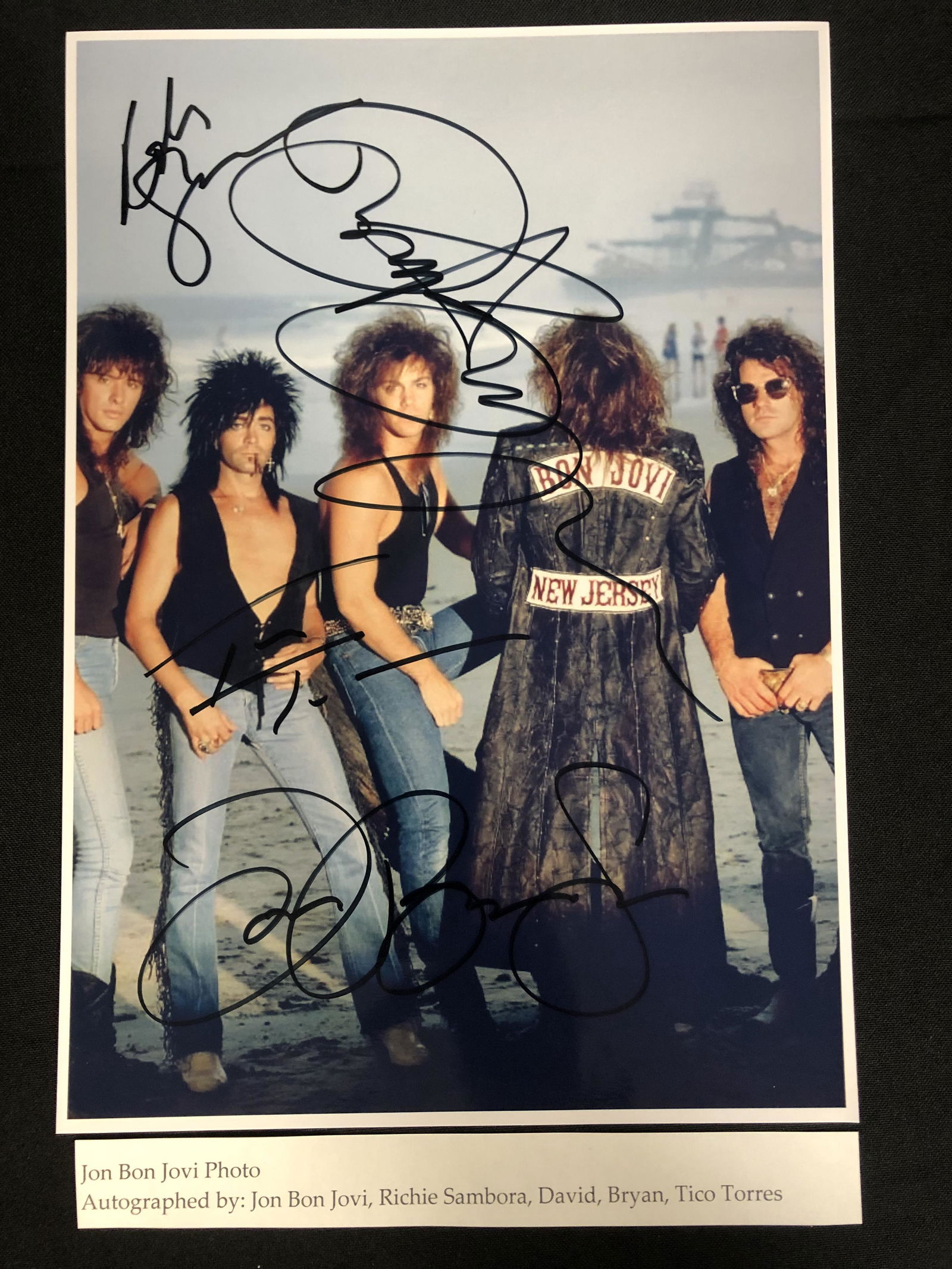 BON JOVI BAND SIGNED 8 X 10 ( REAL AUTHENTICS COA) (1 of 3)