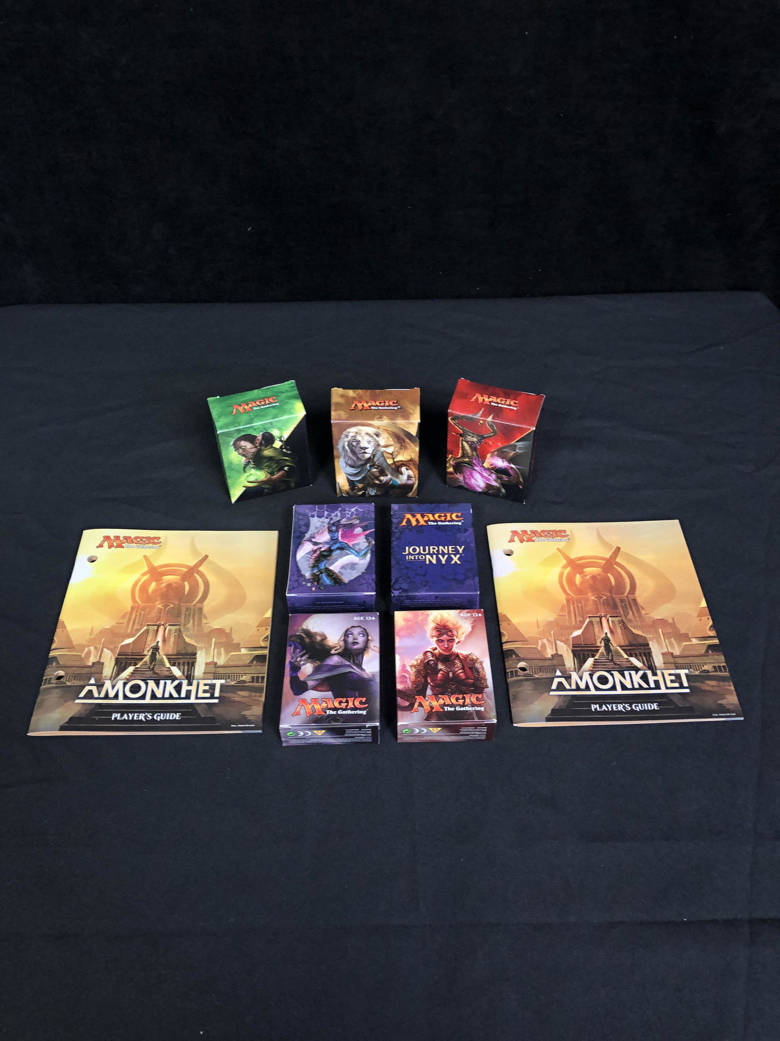 MAGIC THE GATHERING CARD LOT w/ PLAYER'S GUIDES (1 of 1)