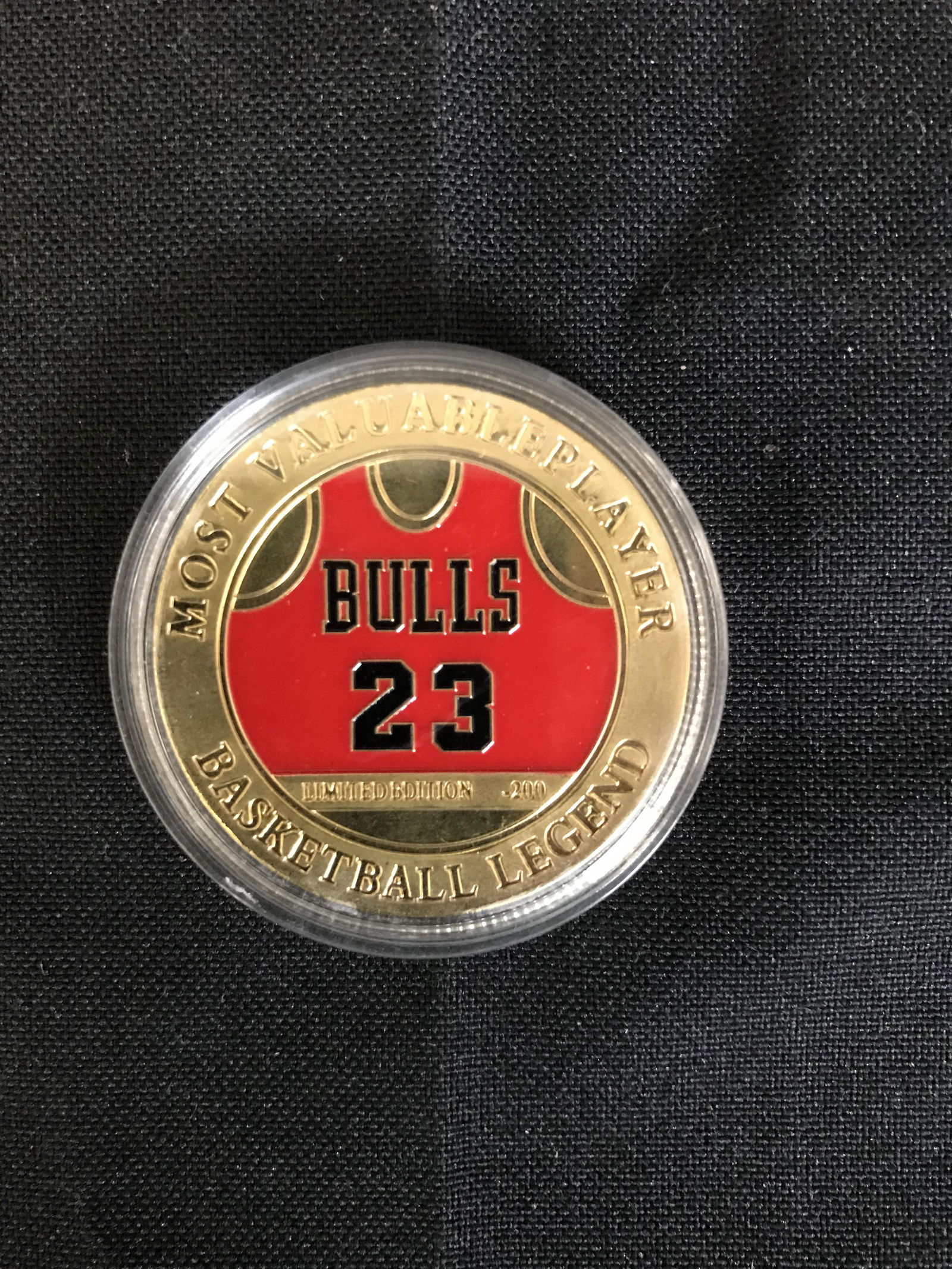 MICHAEL JORDAN GOLD PLATED BASKETBALL COIN (1 of 2)