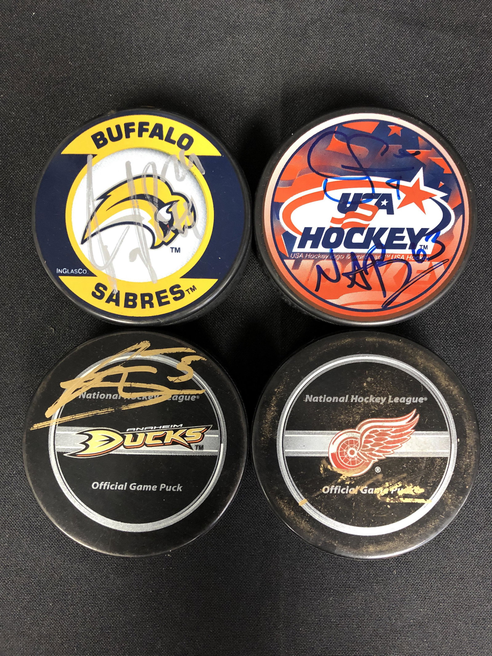 AUTOGRAPHED HOCKEY PUCK LOT (PYATT, FOWLER, BONINO...): AUTOGRAPHED HOCKEY PUCK LOT (PYATT, FOWLER, BONINO...)