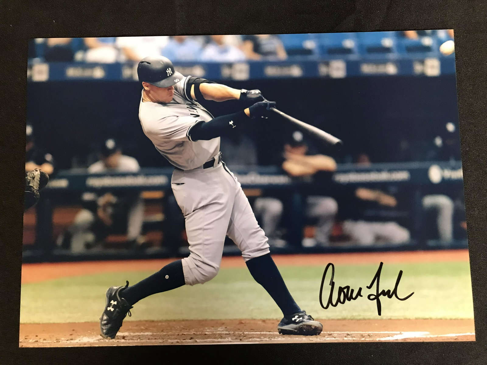 AARON JUDGE SIGNED 8X10 PHOTO (RA COA): AARON JUDGE SIGNED 8X10 PHOTO (RA COA)