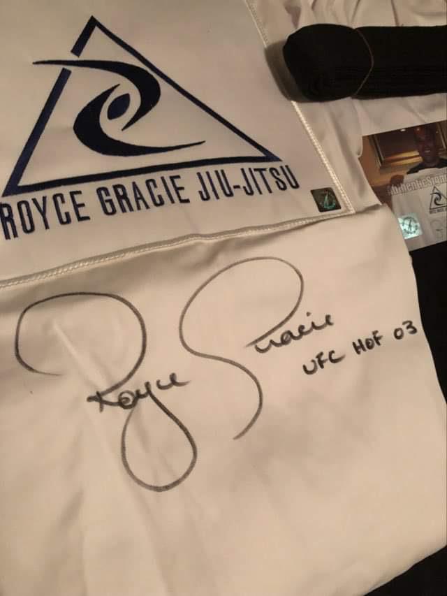 ROYCE GRACIE SIGNED JIU-JITSU UNIFORM W/COA: ROYCE GRACIE SIGNED JIU-JITSU UNIFORM W/COA