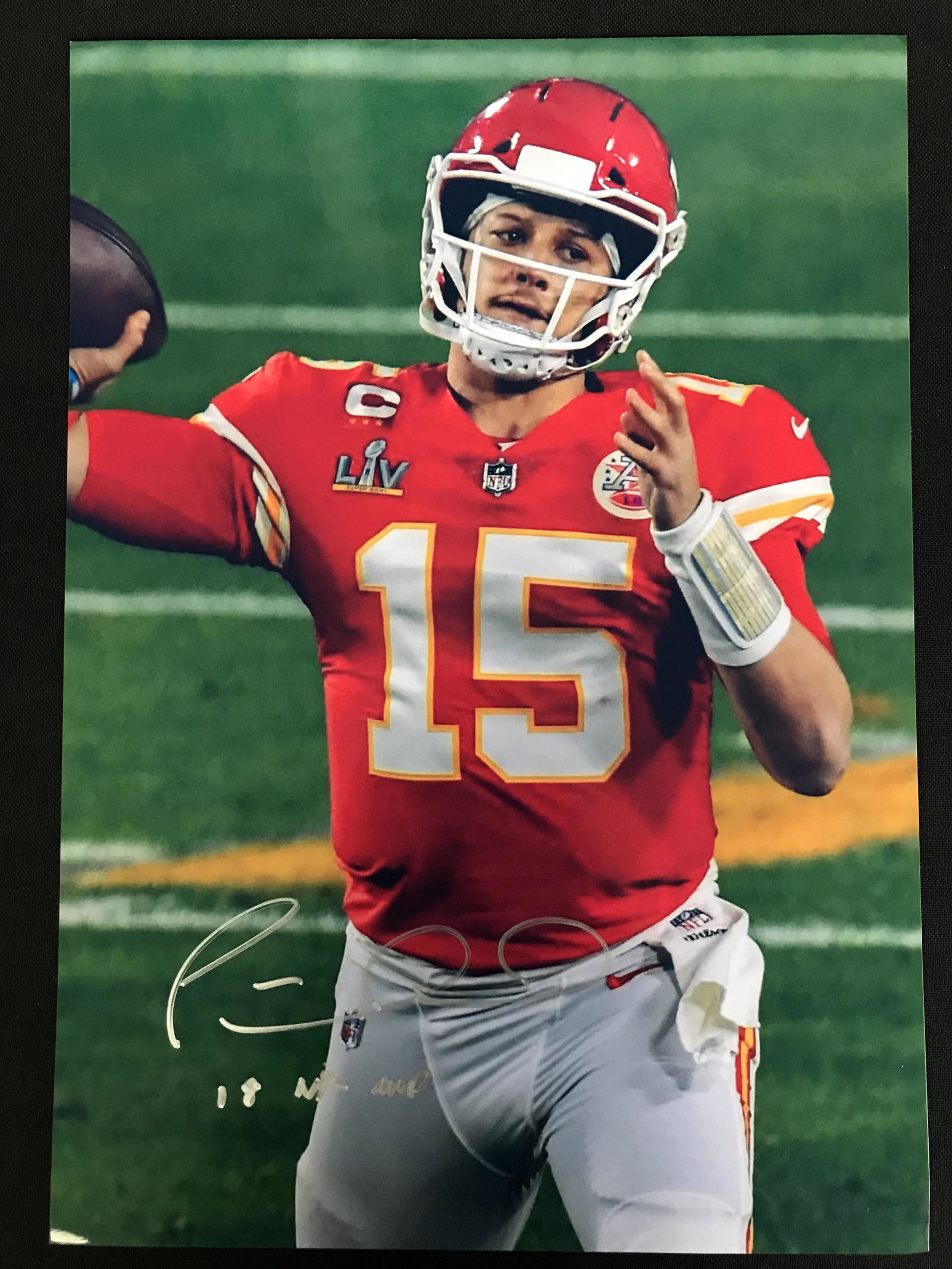 PATRICK MAHOMES SIGNED 8X10 PHOTO (REAL AUTHENTIC COA) (1 of 3)