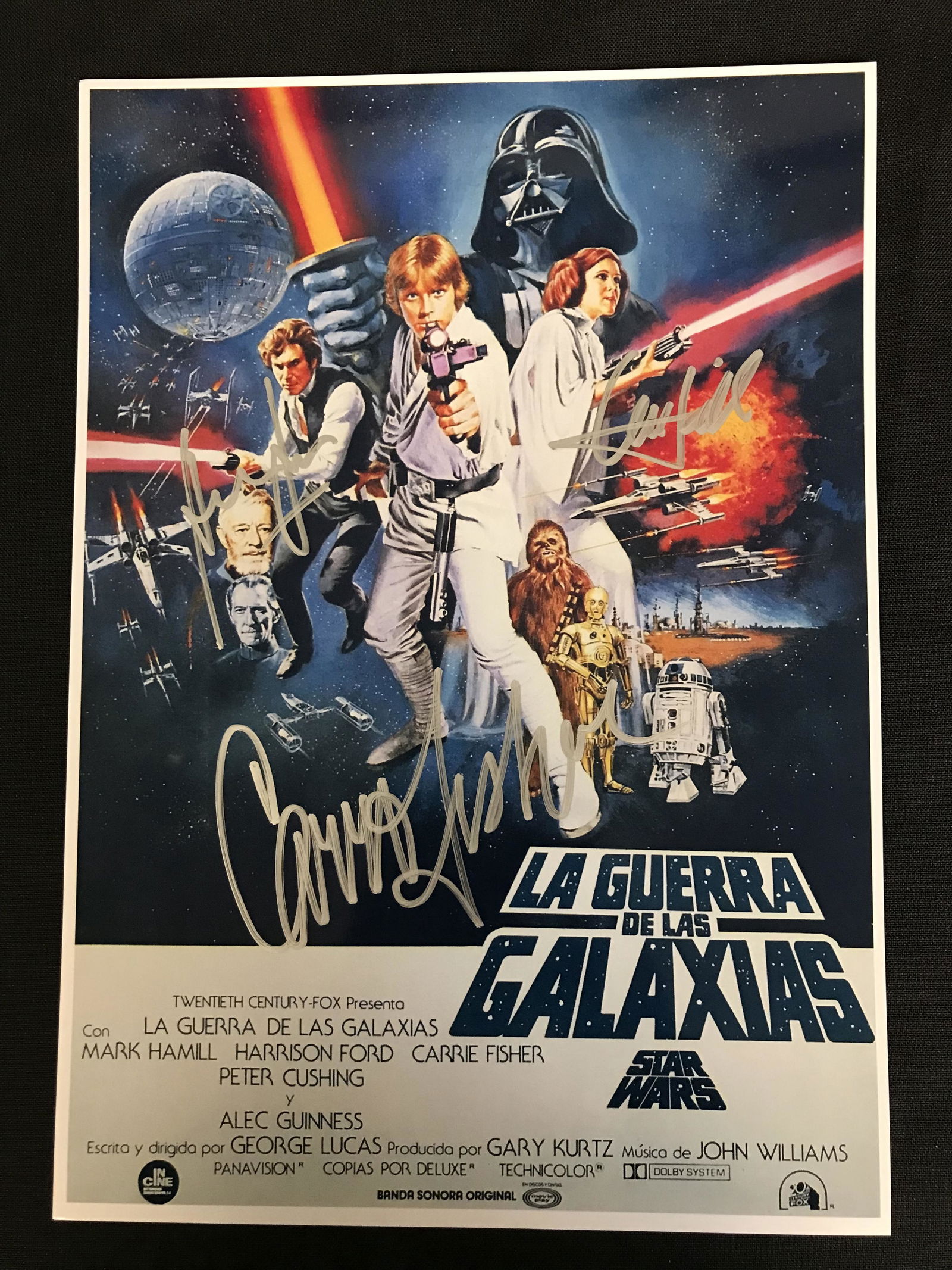STAR WARS SPANISH MOVIE POSTER SIGNED BY CARRY FISHER ( (1 of 3)
