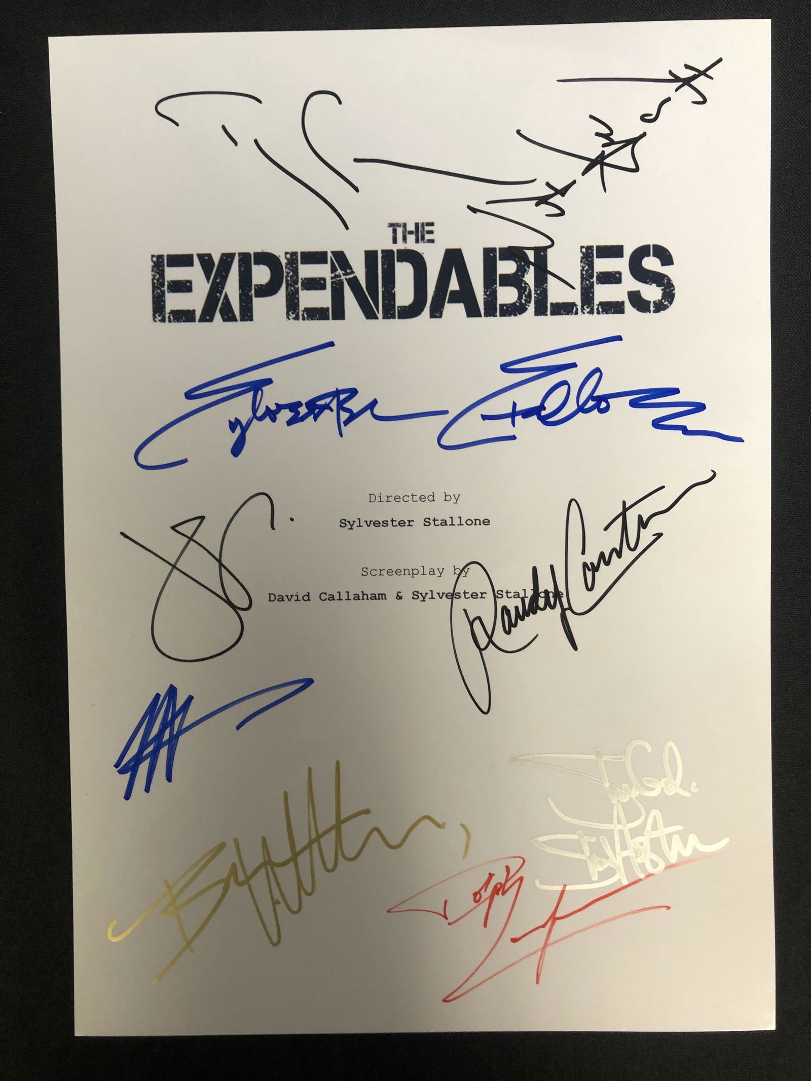 EXPENDABLES AUTOGRAPHED MOVIE SCRIPT COVER (REAL AUTHEN (1 of 3)