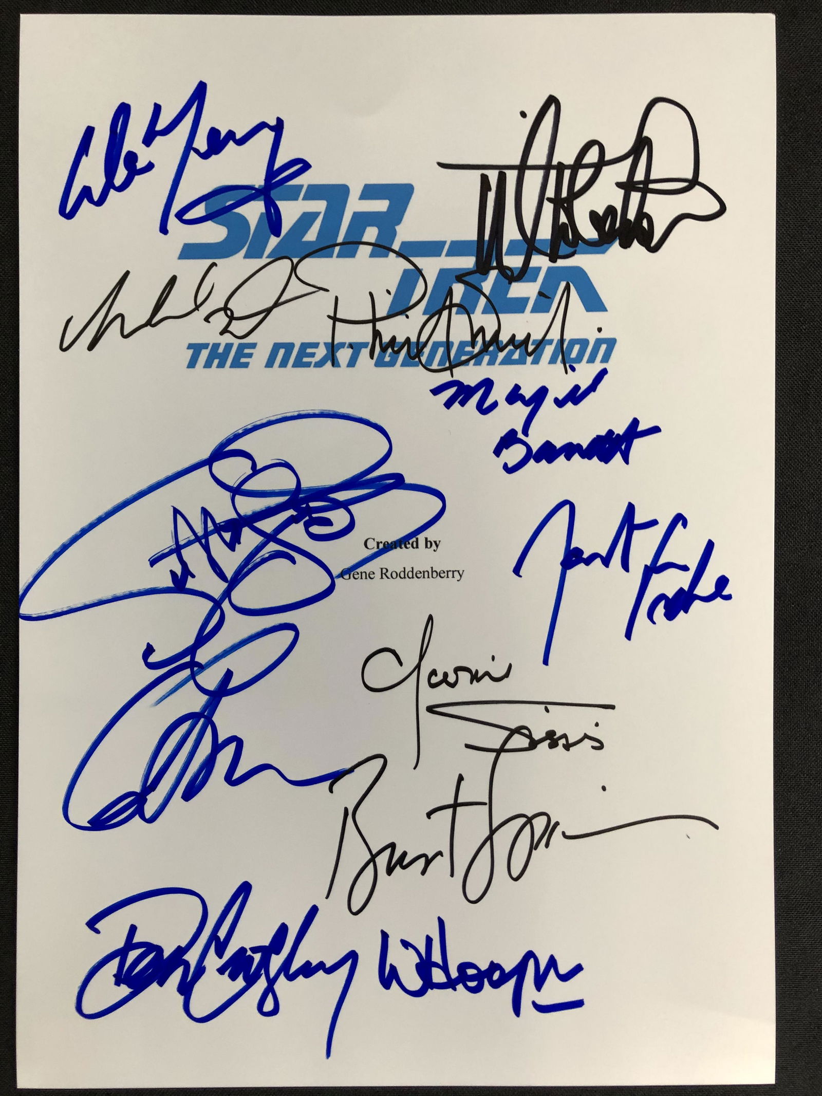 STAR TREK CAST SIGNED MOVIE SCRIPT COVER ( RA COA) (1 of 3)