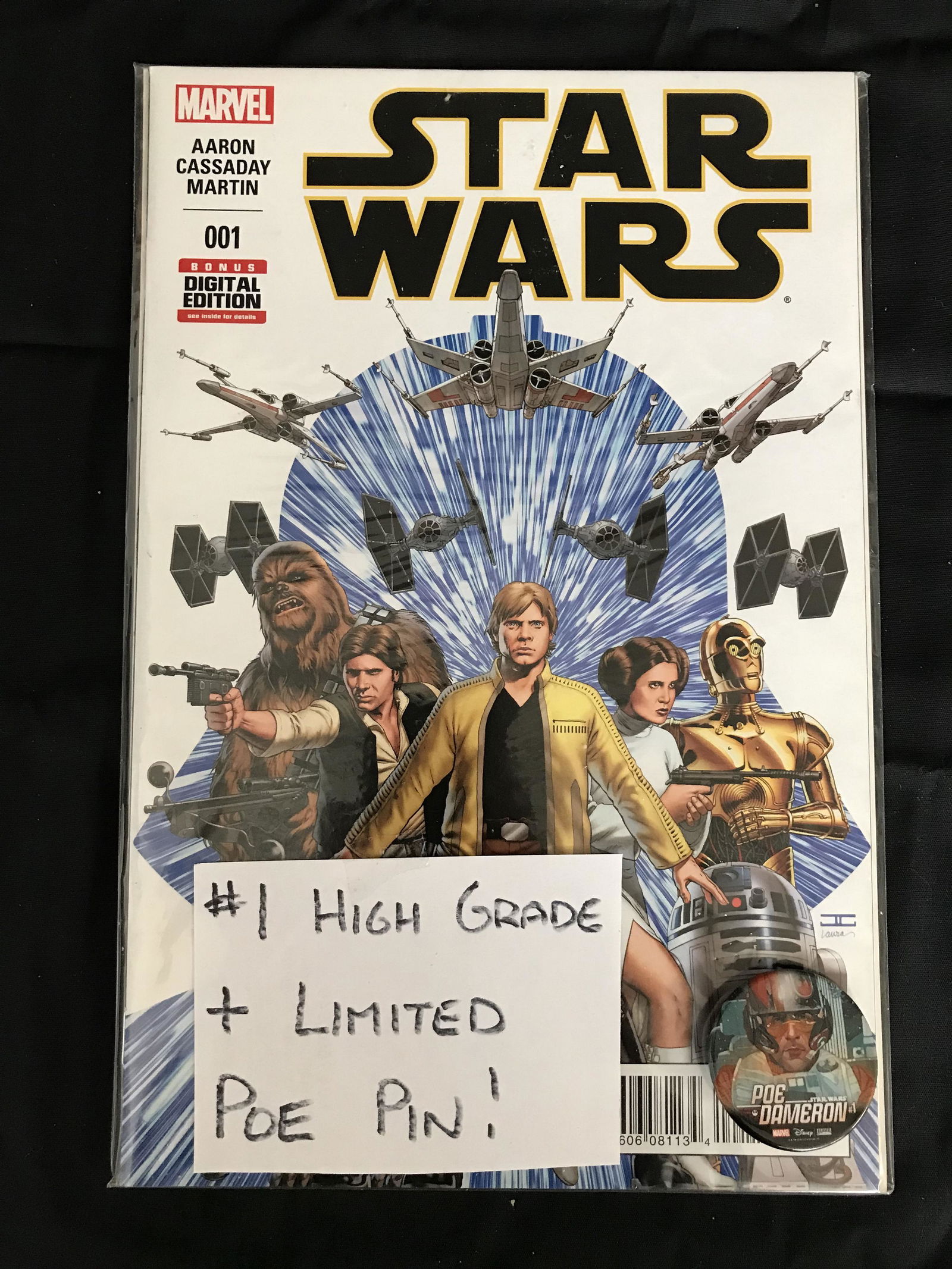 STAR WARS NO. 1 COMIC WITH PIN SET (1 of 1)