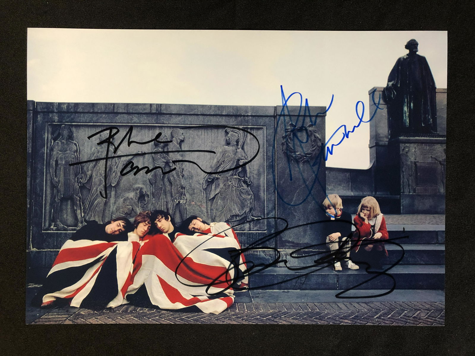 THE WHO BAND SIGNED 8X10 PHOTO (RA COA) (1 of 3)