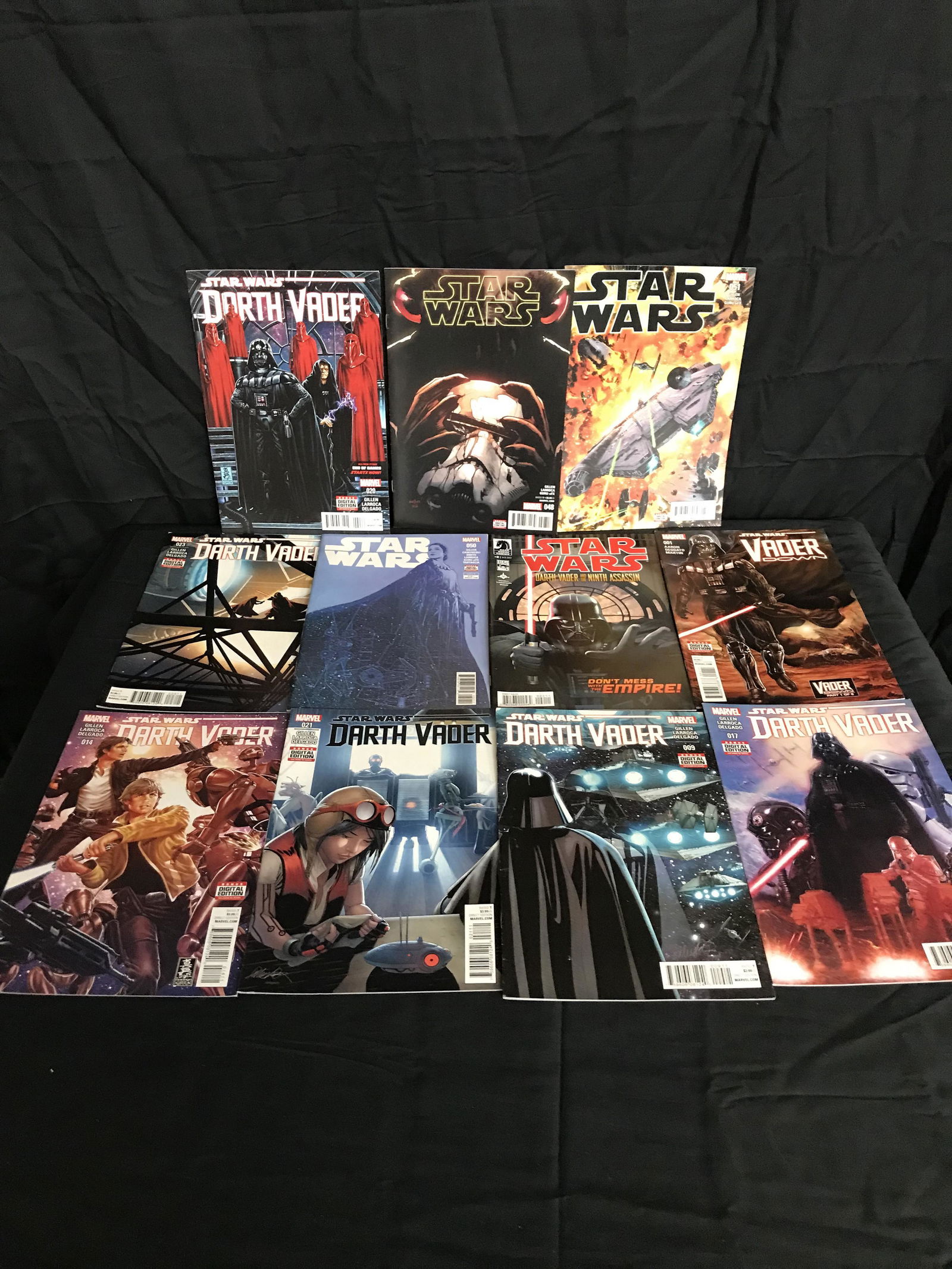 ASSORTED STAR WARS COMIC BOOK LOT (1 of 1)