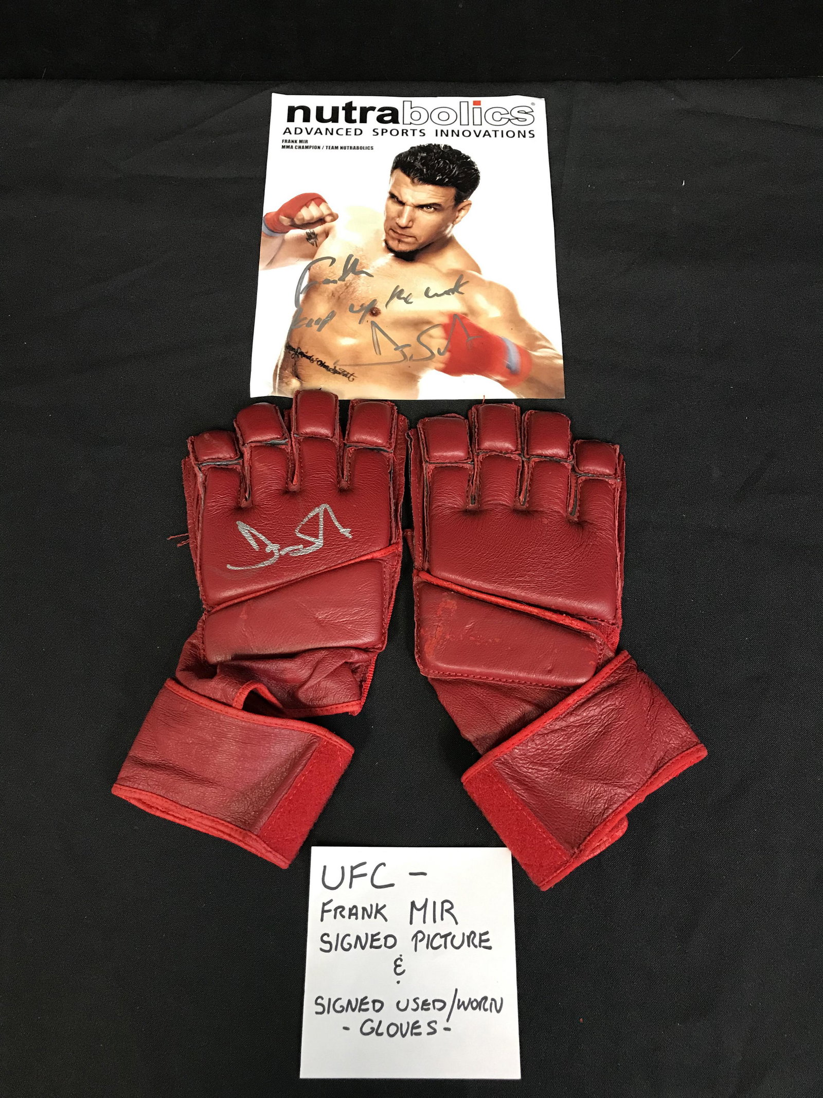 FRANK MIR SIGNED PICTURE & SIGNED USED/WORN MMA GLOVES: FRANK MIR SIGNED PICTURE & SIGNED USED/WORN MMA GLOVES
