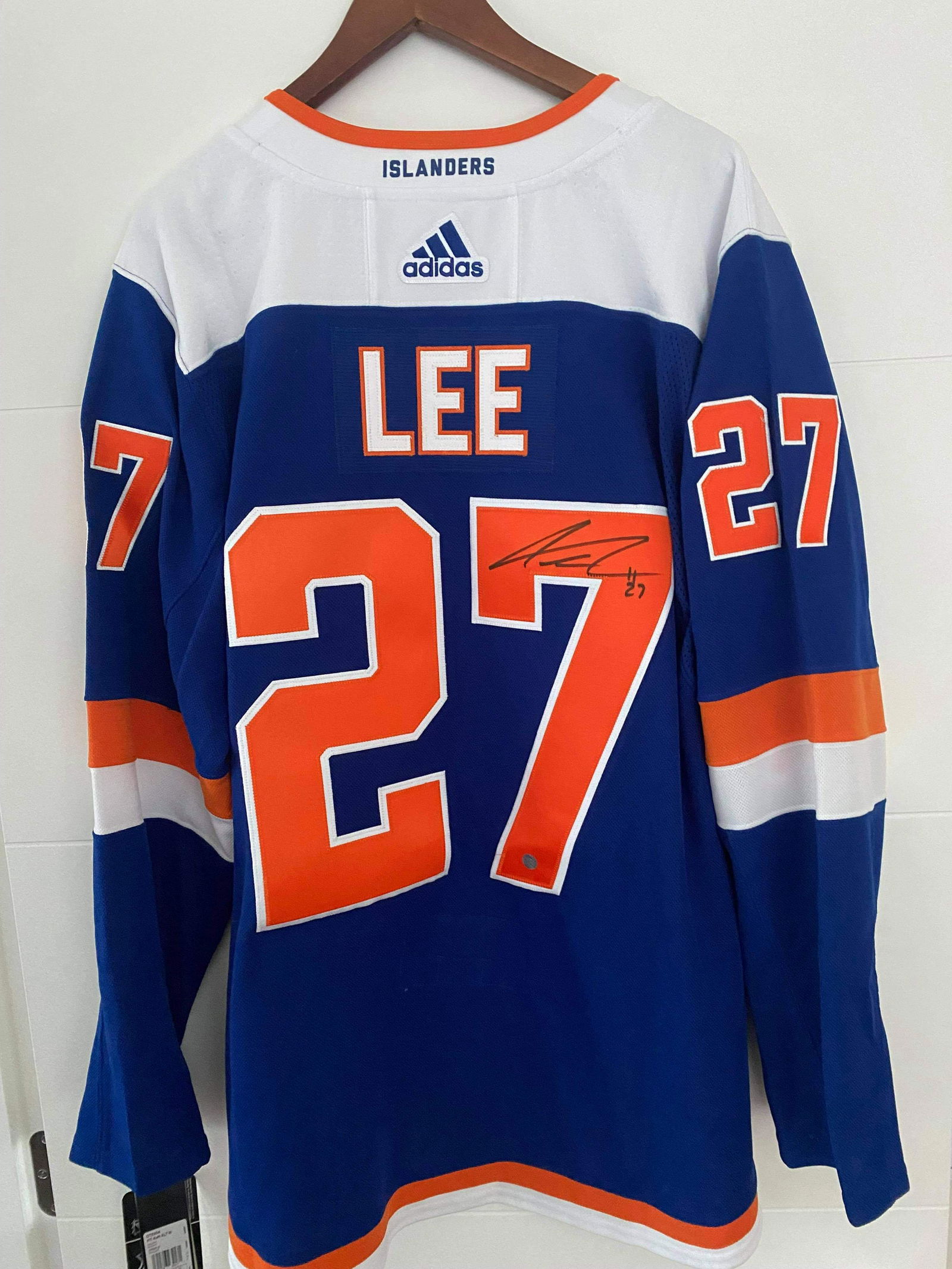 ANDERS LEE SIGNED ISLANDERS STADIUM SERIES ADIZERO (1 of 2)