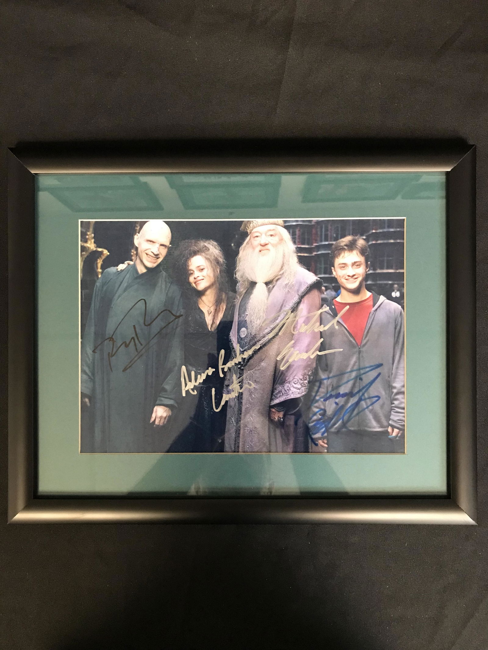 HARRY POTTER CAST SIGNED AND FRAMED 8 X 10 ( RA COA) (1 of 2)