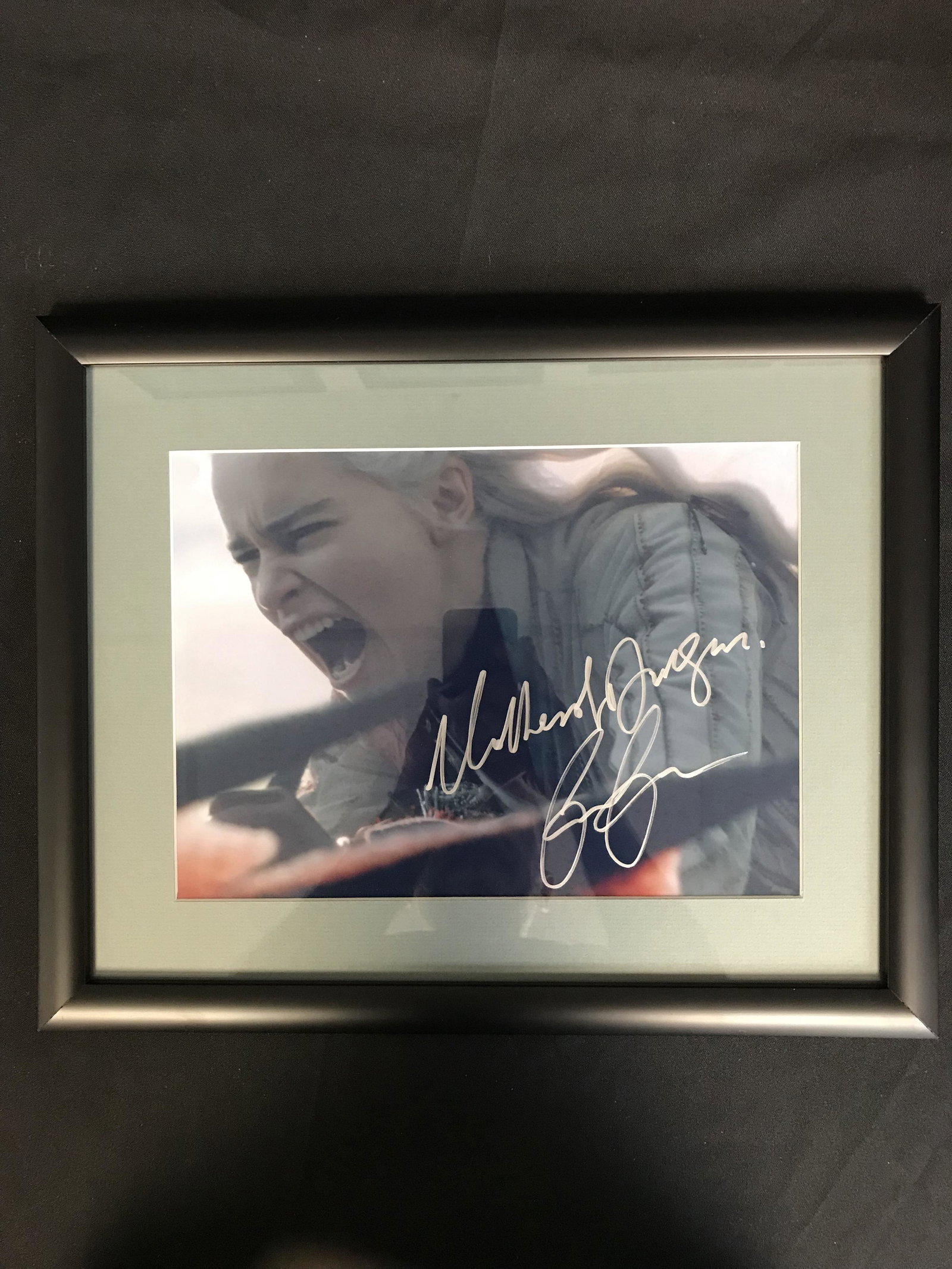 EMILIA CLARKE SIGNED 8X10 FRAMED PHOTO (RA COA): EMILIA CLARKE SIGNED 8X10 FRAMED PHOTO (RA COA)