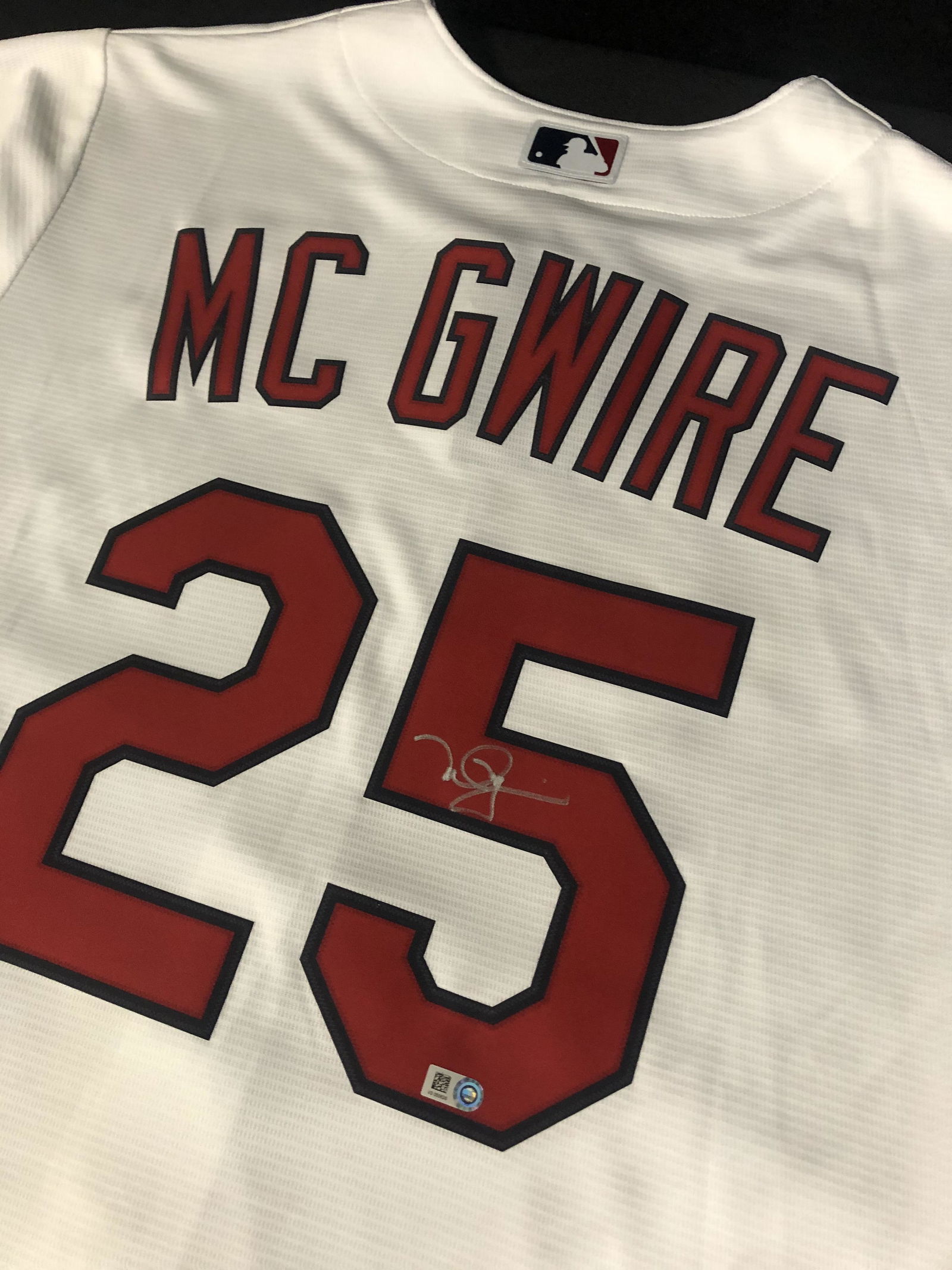 MARK MCGWIRE SIGNED CARDINALS PRO MAJESTIC BASEBALL (1 of 5)