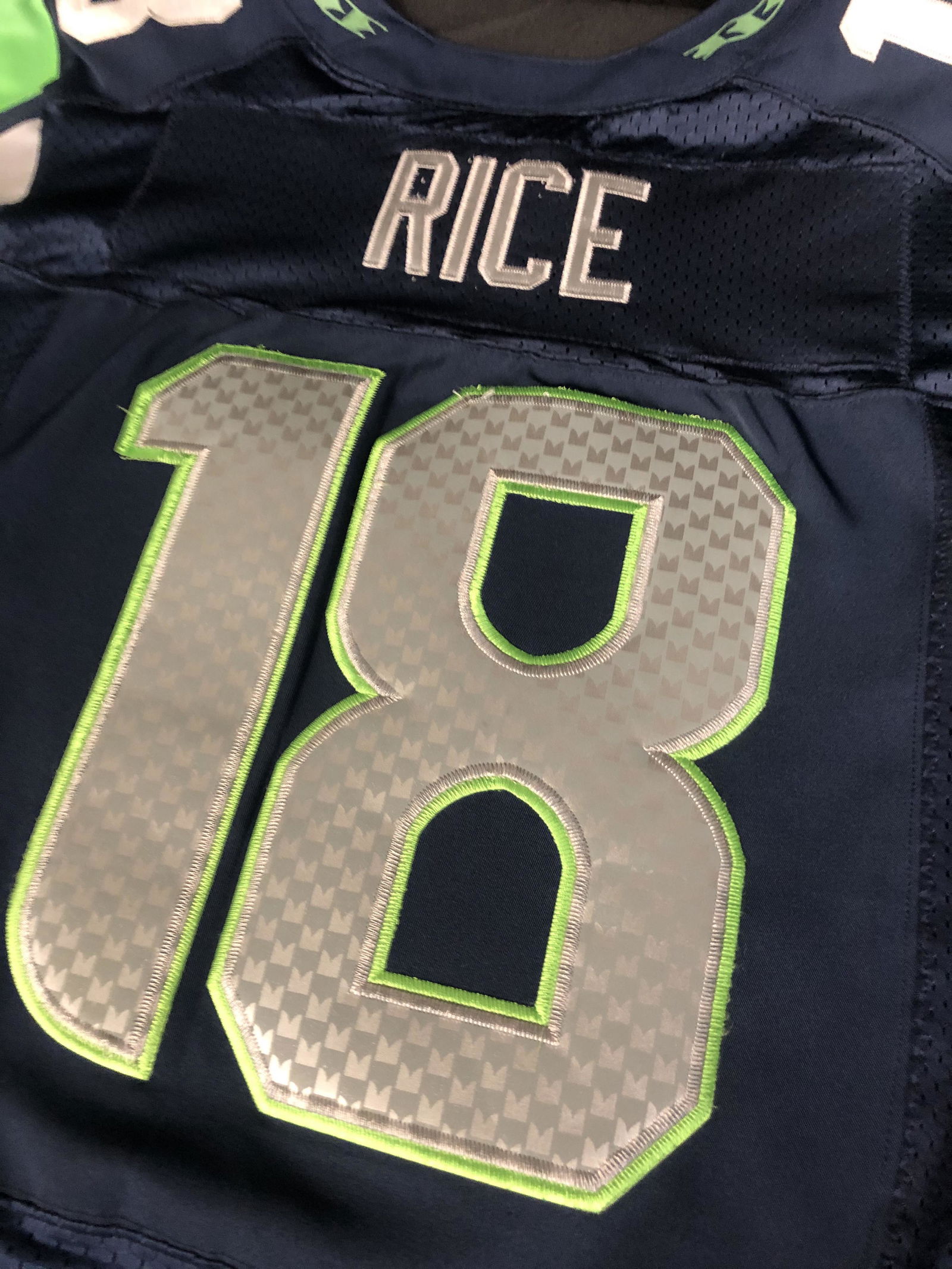 SIDNEY RICE SEATTLE SEAHAWKS LICENSED NIKE JERSEY (SIZE (1 of 4)