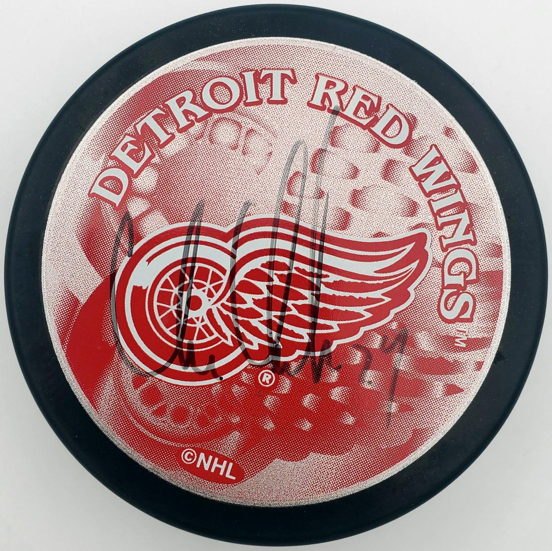 CHRIS CHELIOS SIGNED DETROIT RED WINGS HOCKEY PUCK ( (1 of 3)