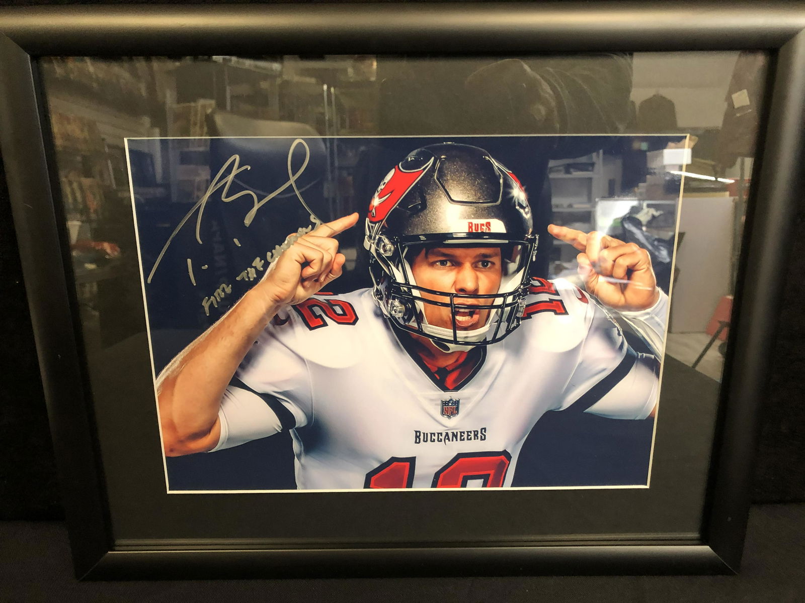 TOM BRADY SIGNED FRAMED 8X10 PHOTO (RA COA) (1 of 2)