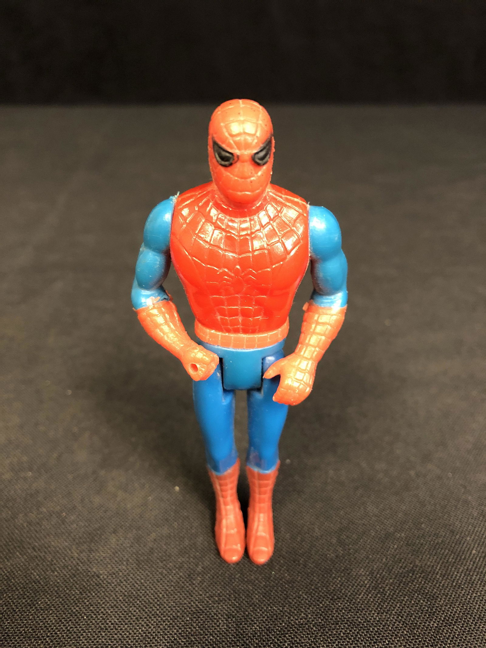 1976 MEGO SPIDERMAN ACTION FIGURE (1 of 2)