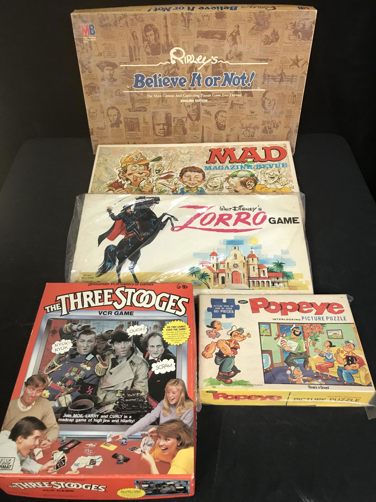 VINTAGE BOARD GAMES LOT (1 of 1)