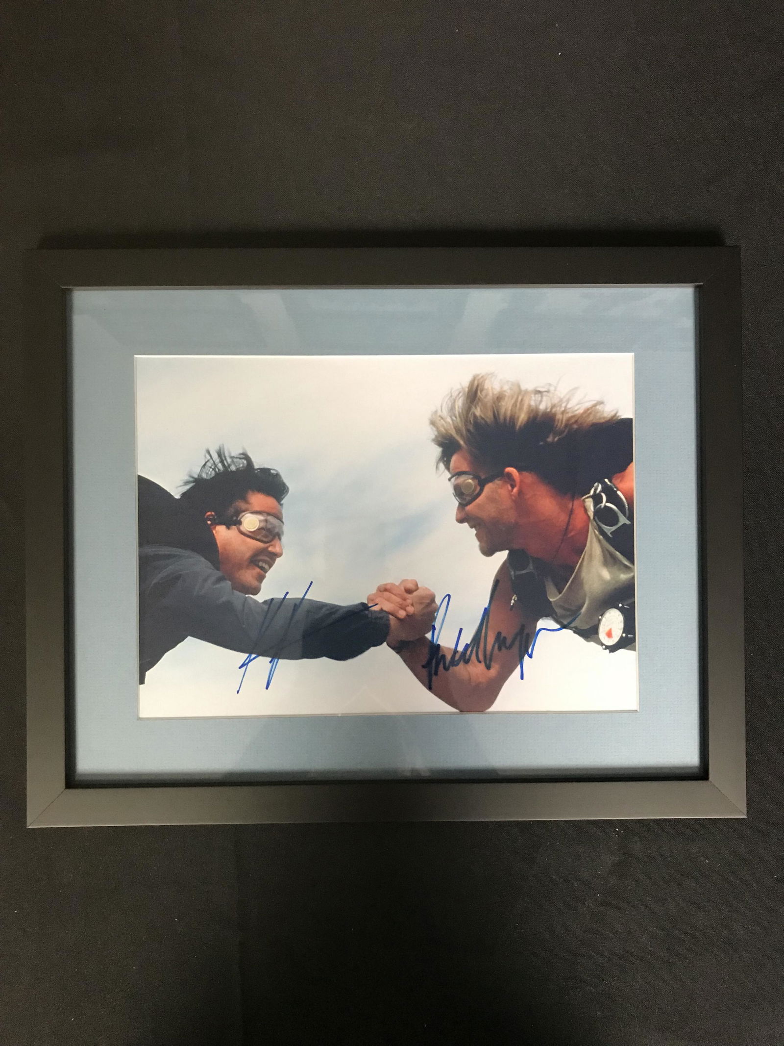 KEANU REEVES & PATRICK SWAYZE SIGNED FRAMED 8X10 PHOTO (1 of 2)
