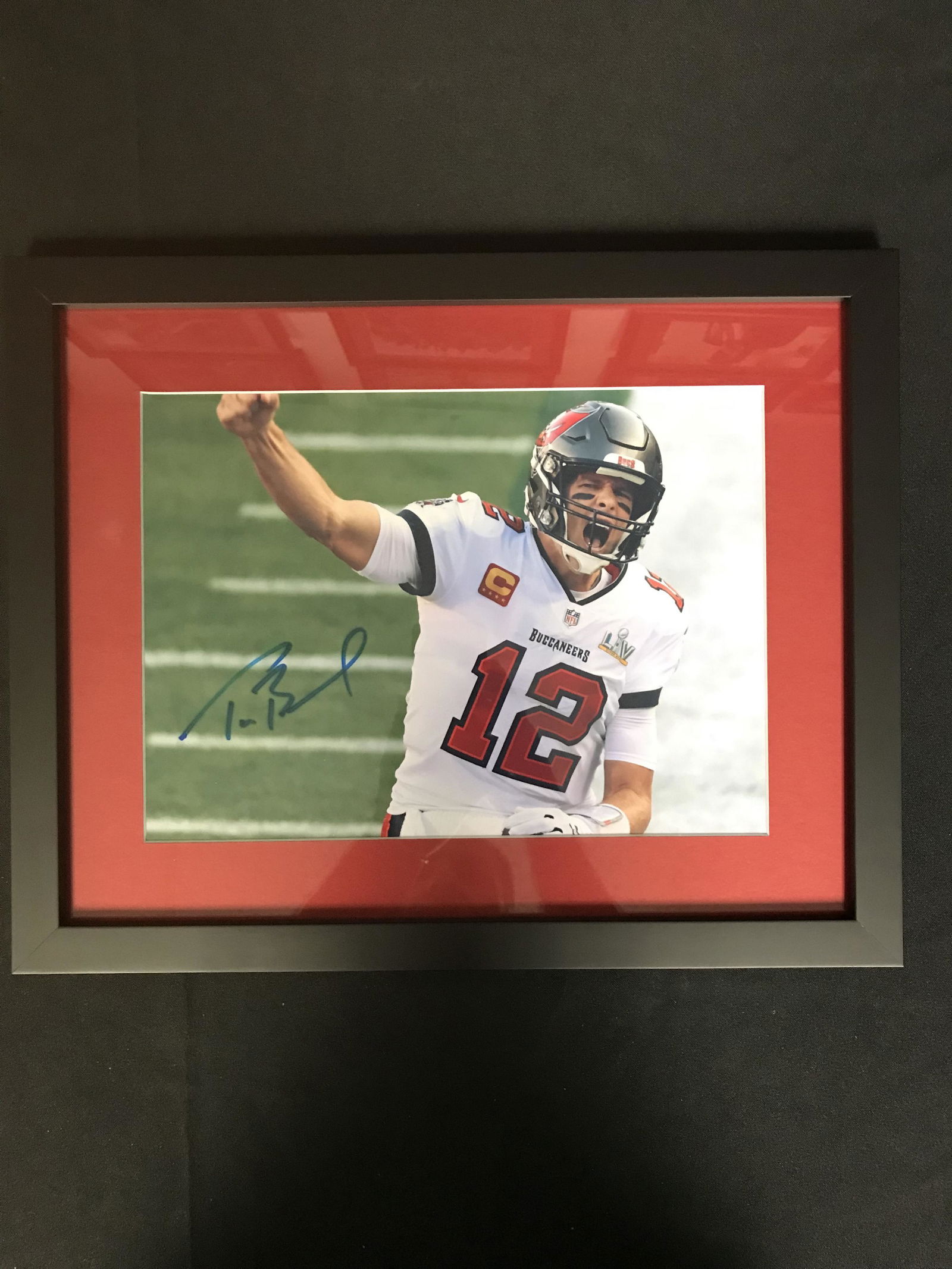 TOM BRADY SIGNED 8X10 FRAMED PHOTO (RA COA) (1 of 2)