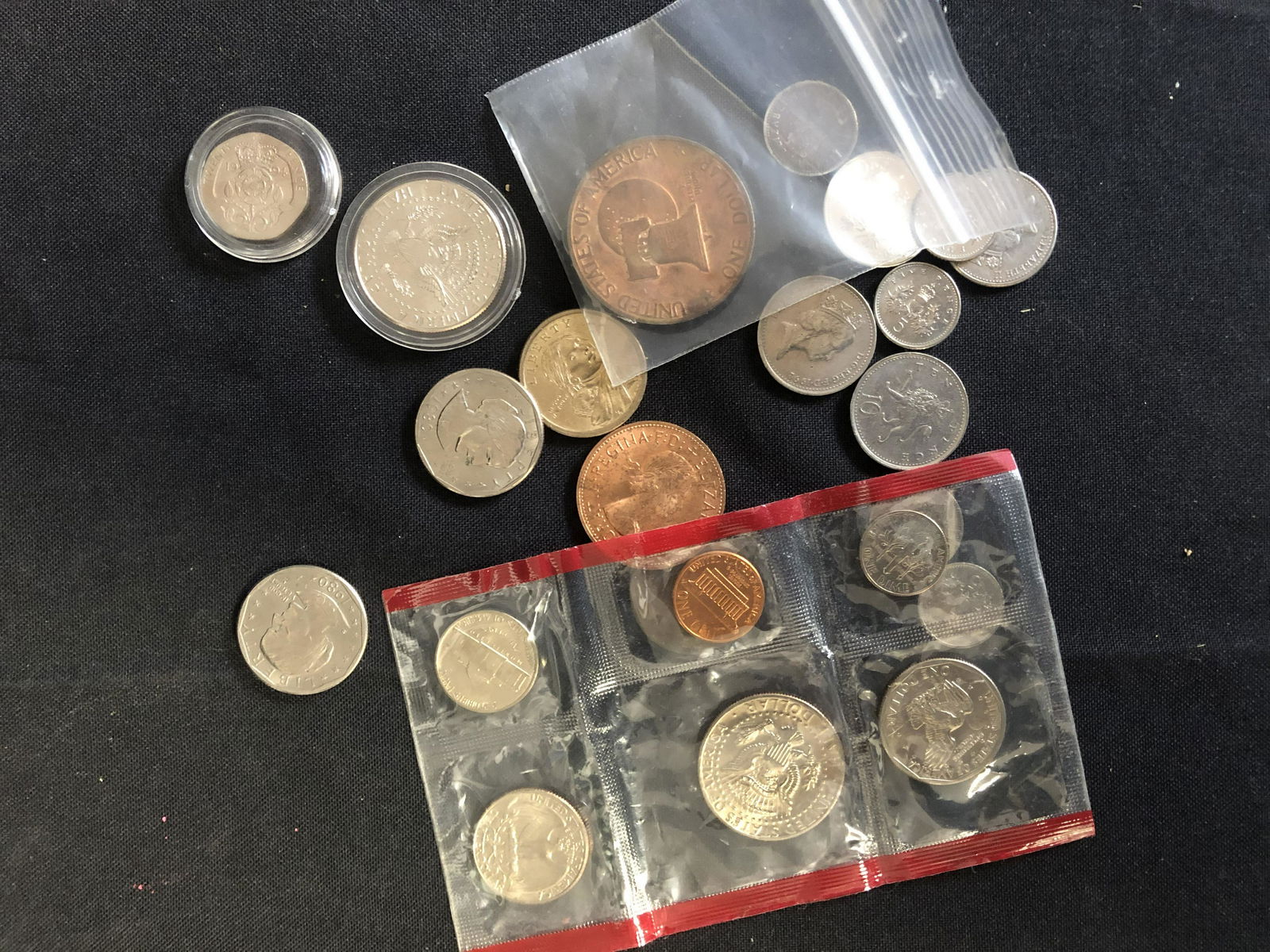 ASSORTED U.S.A COIN LOT (1 of 2)