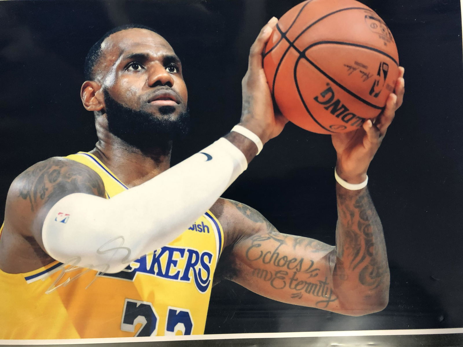 LeBRON JAMES SIGNED 8X10 PHOTO (RA COA) (1 of 3)