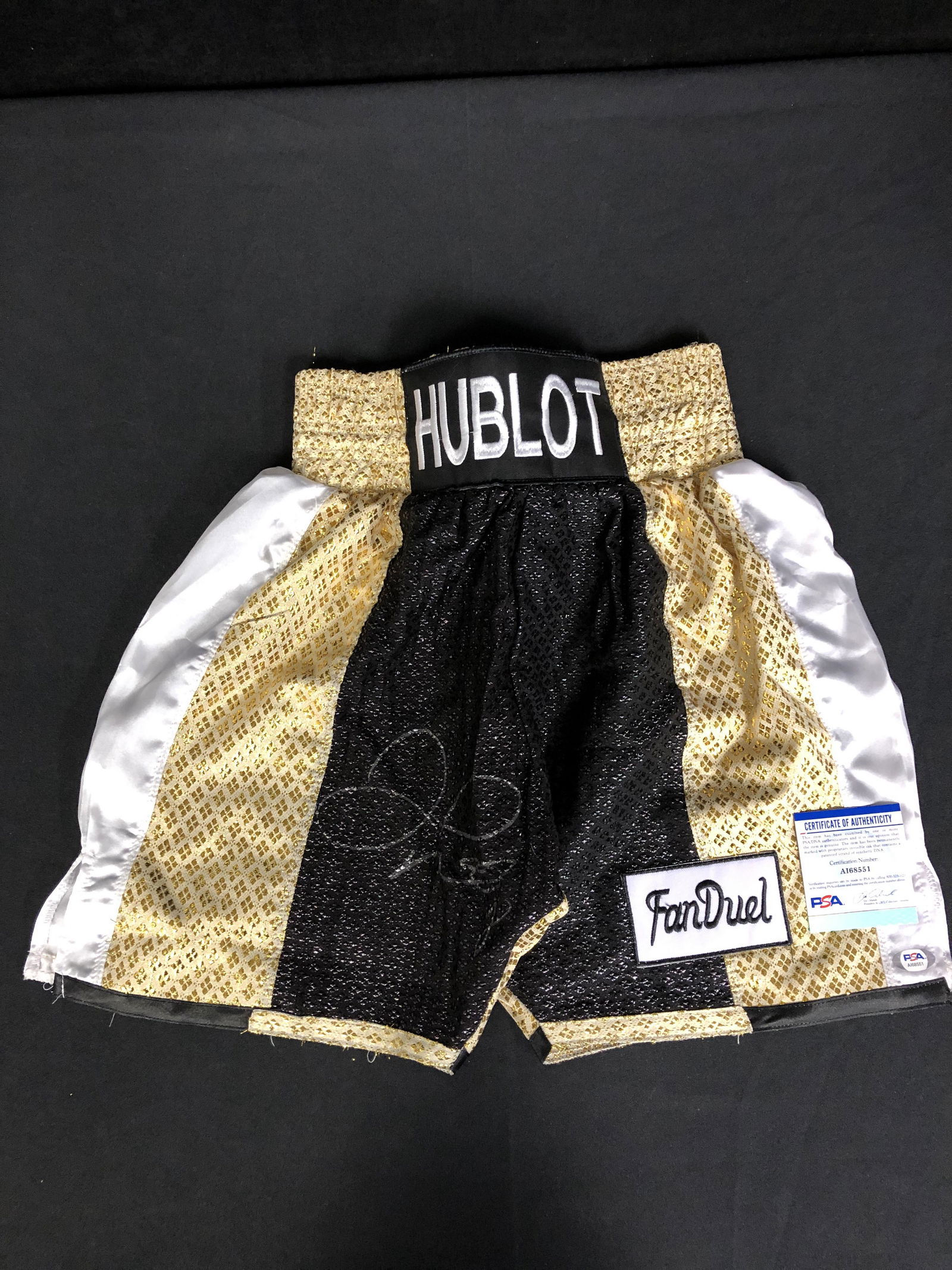 FLOYD MAYWEATHER JR. SIGNED BOXING TRUNKS (PSA COA) (1 of 3)