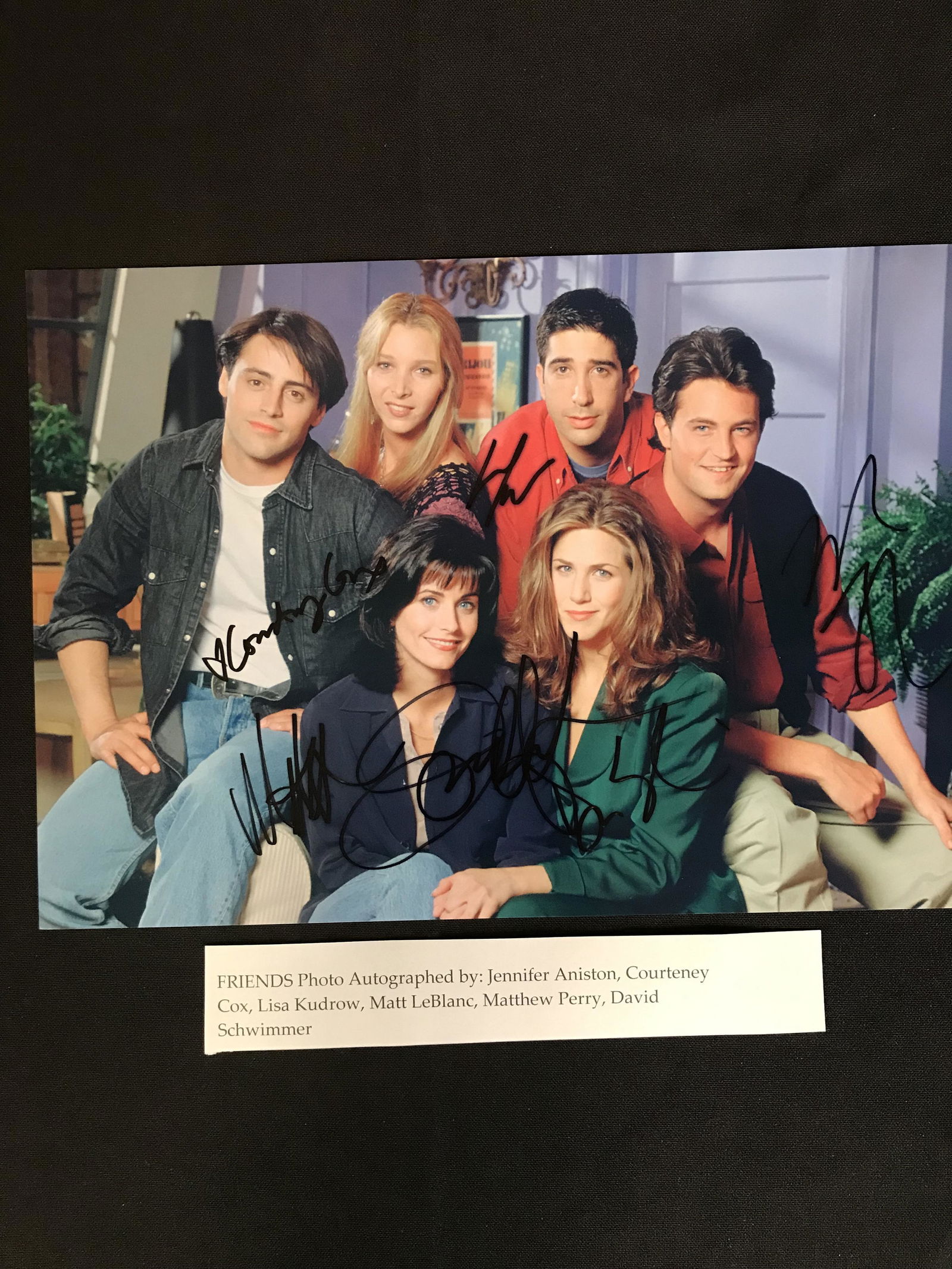 FRIENDS CAST SIGNED 8 X 10 ( RA COA) (1 of 3)