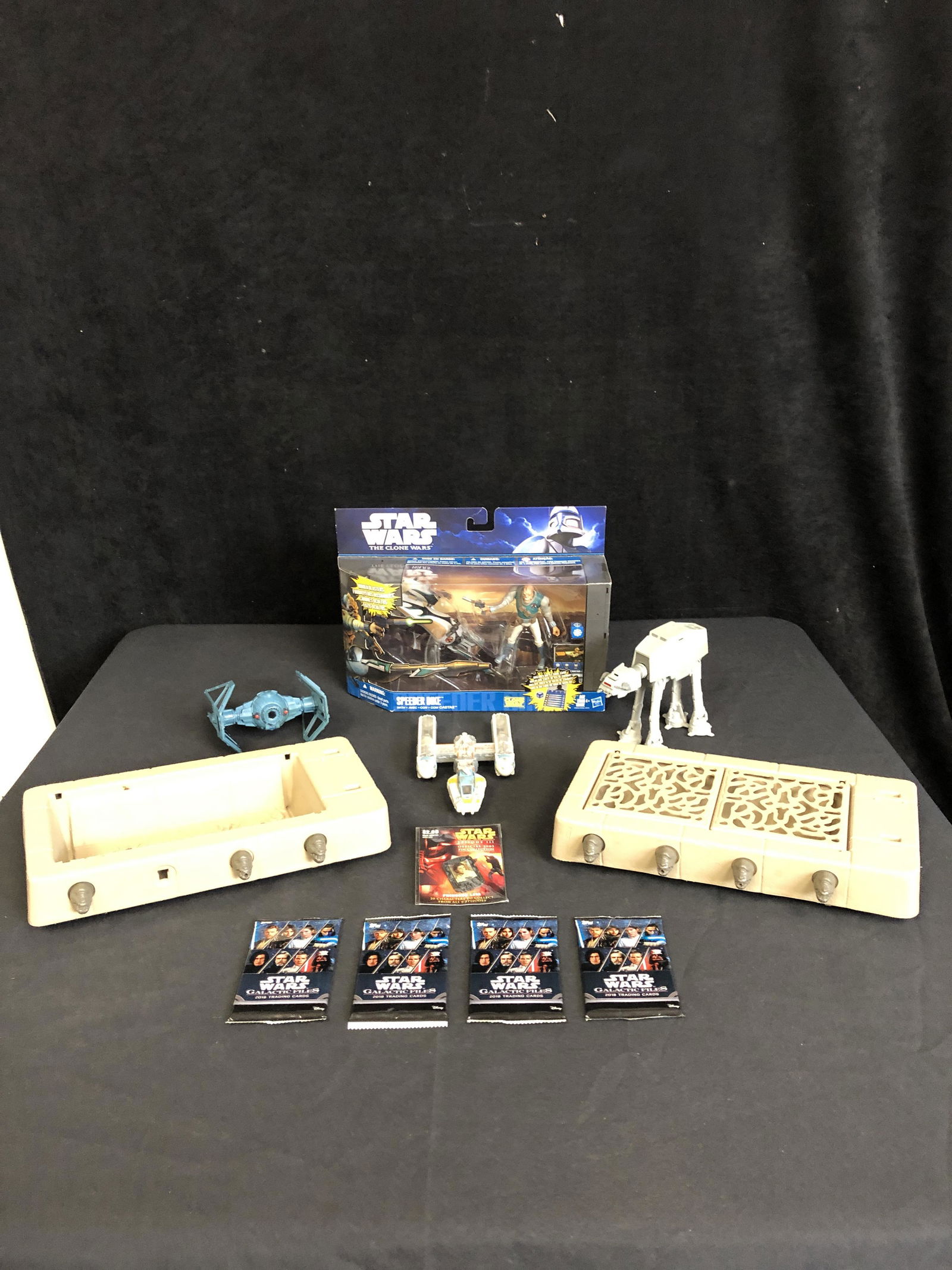 VINTAGE STAR WARS COLLECTIBLE LOT (1 of 1)