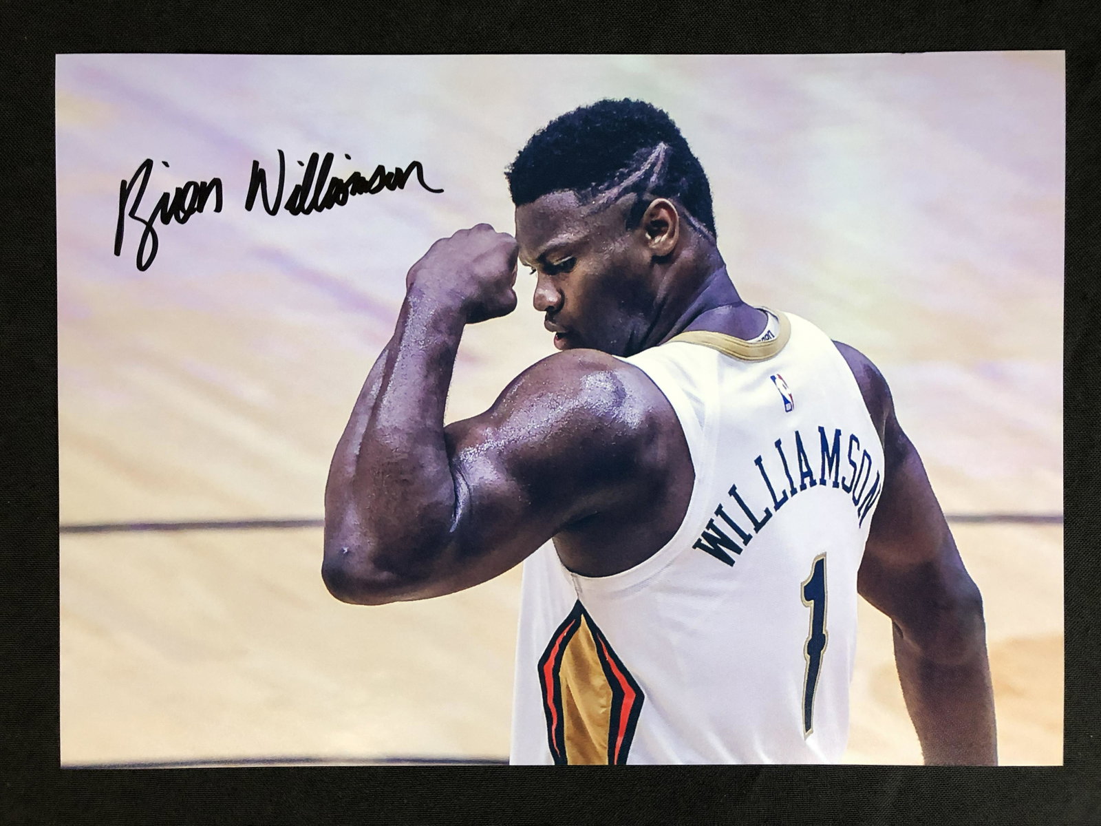 ZION WILLIAMSNO SIGNED 8X10 PHOTO (RA COA): ZION WILLIAMSNO SIGNED 8X10 PHOTO (RA COA)
