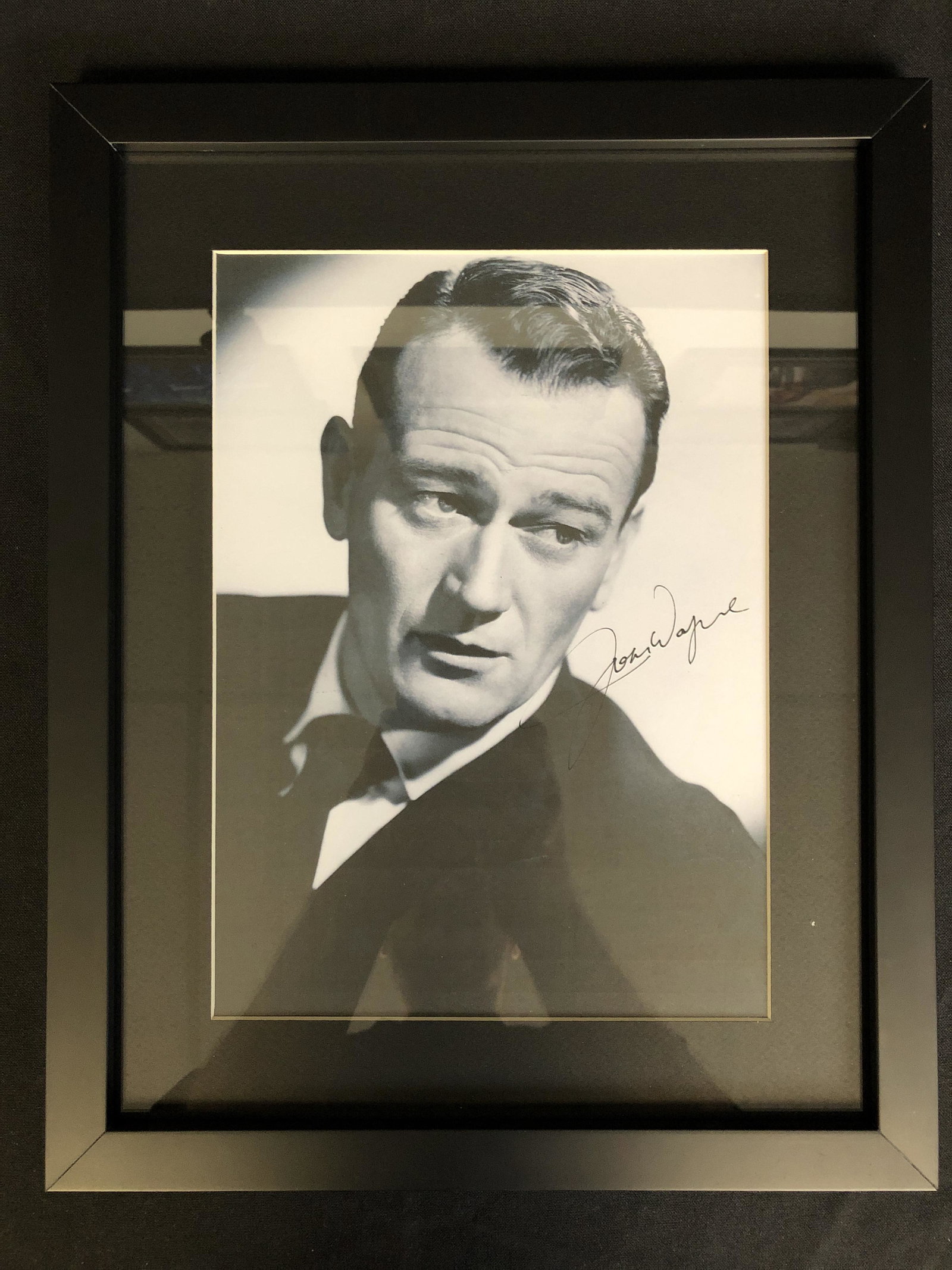 JOHN  WAYNE   SIGNED AND FRAMED 8X10 WITH R.A. COA (1 of 2)