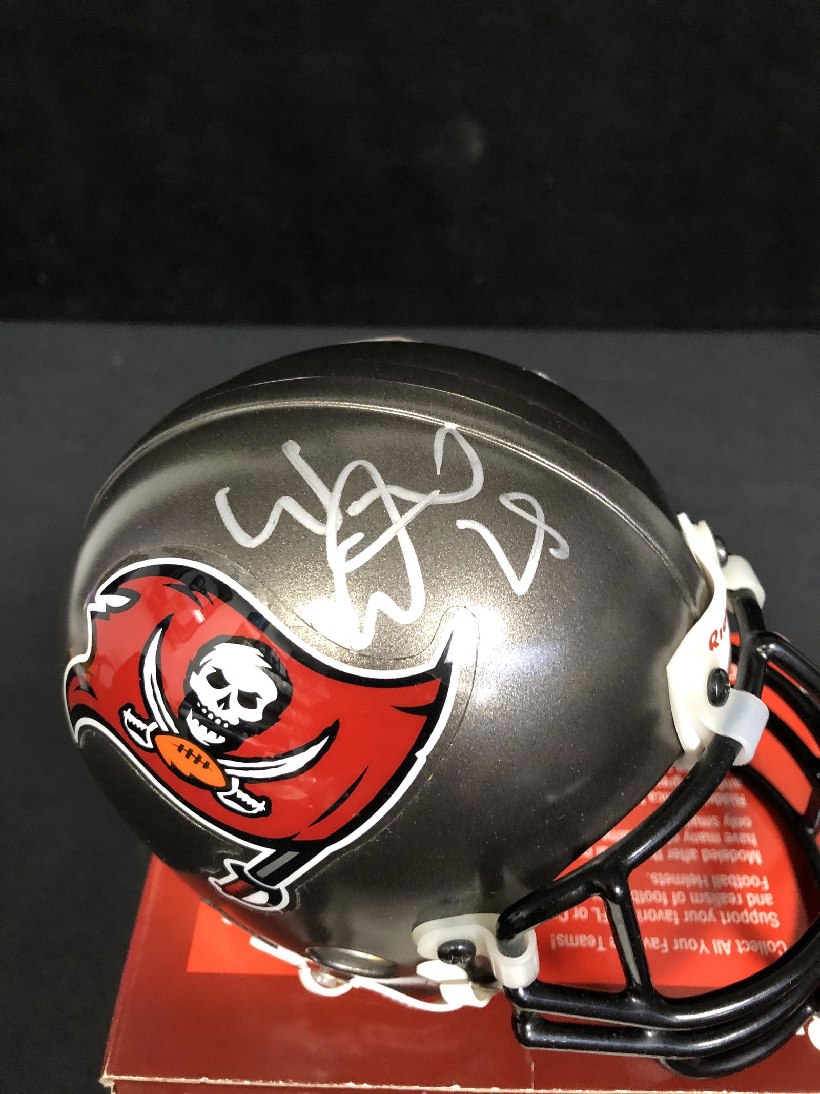 WARRICK DUNN SIGNED TAMPA BAY BUCS MINI HELMET WITH COA (1 of 4)