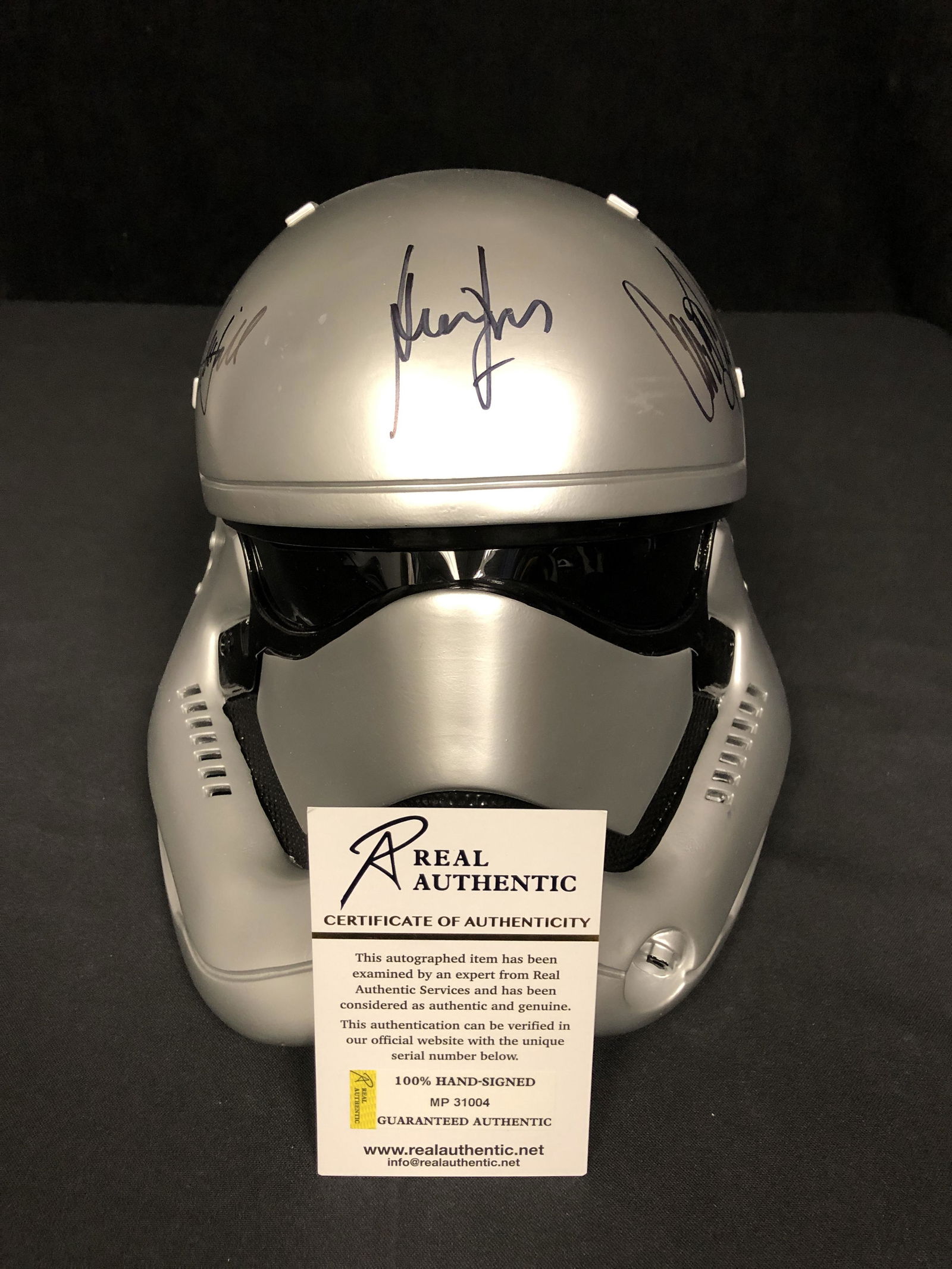 STAR WARS STORM TROOPER HELMET SIGNED CARIIE FISHER, HA (1 of 4)