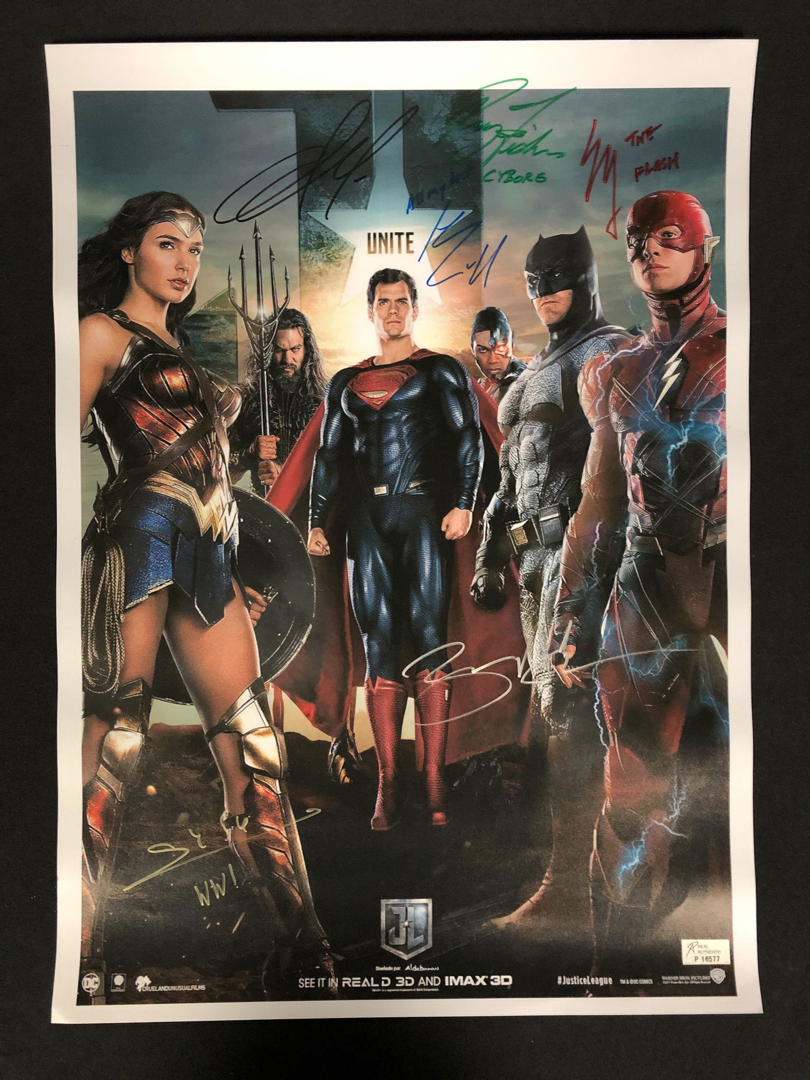 JUSTICE LEAGUE CAST SIGNED 24 X 36 MOVIE POSTER ( RA CO (1 of 2)