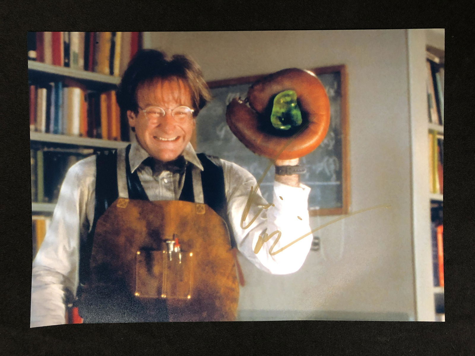 ROBIN WILLIAMS SIGNED 8 X 10 ( RA COA) (1 of 3)